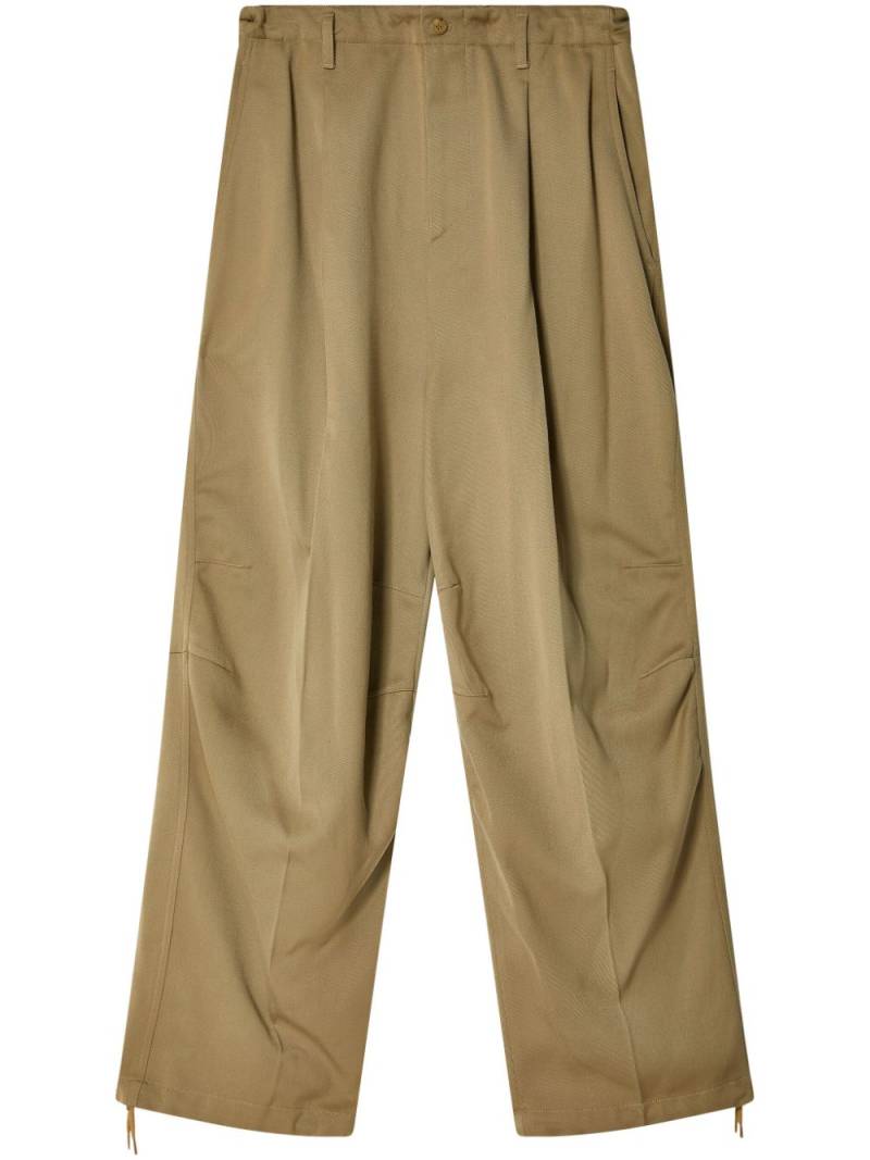 Hed Mayner pleat-detail trousers - Neutrals von Hed Mayner