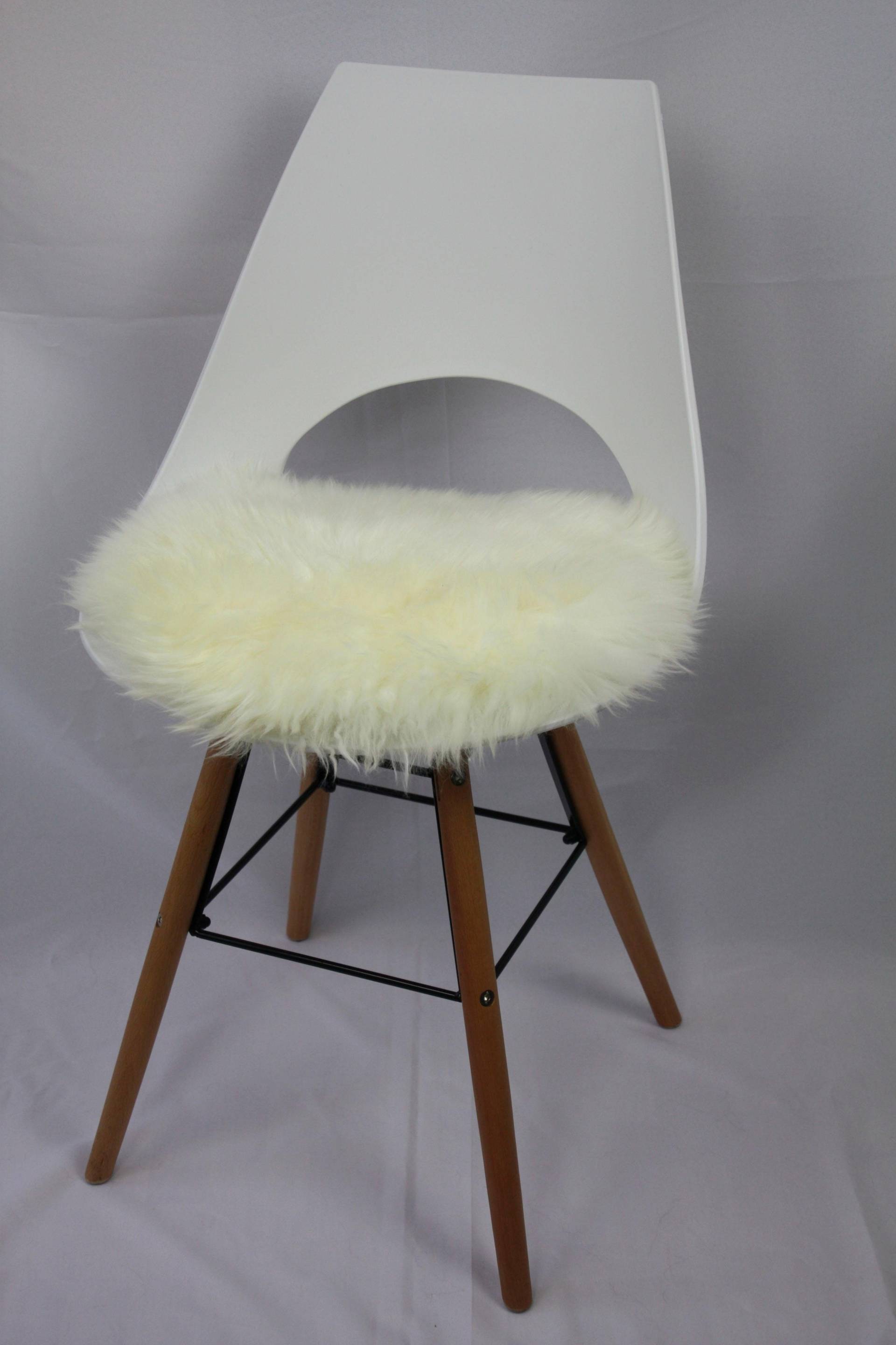 Heitmann Felle Stuhlkissen »Lamm, Sitzauflage rund«, Ø 45 cm, echtes Lammfell, waschbar, auch als 2er oder 4er Set Heitmann Felle Stuhlkissen »Lamm, Sitzauflage rund«, Ø 45 cm, echtes Lammfell, waschbar, auch als 2er oder 4er Set von Heitmann Felle