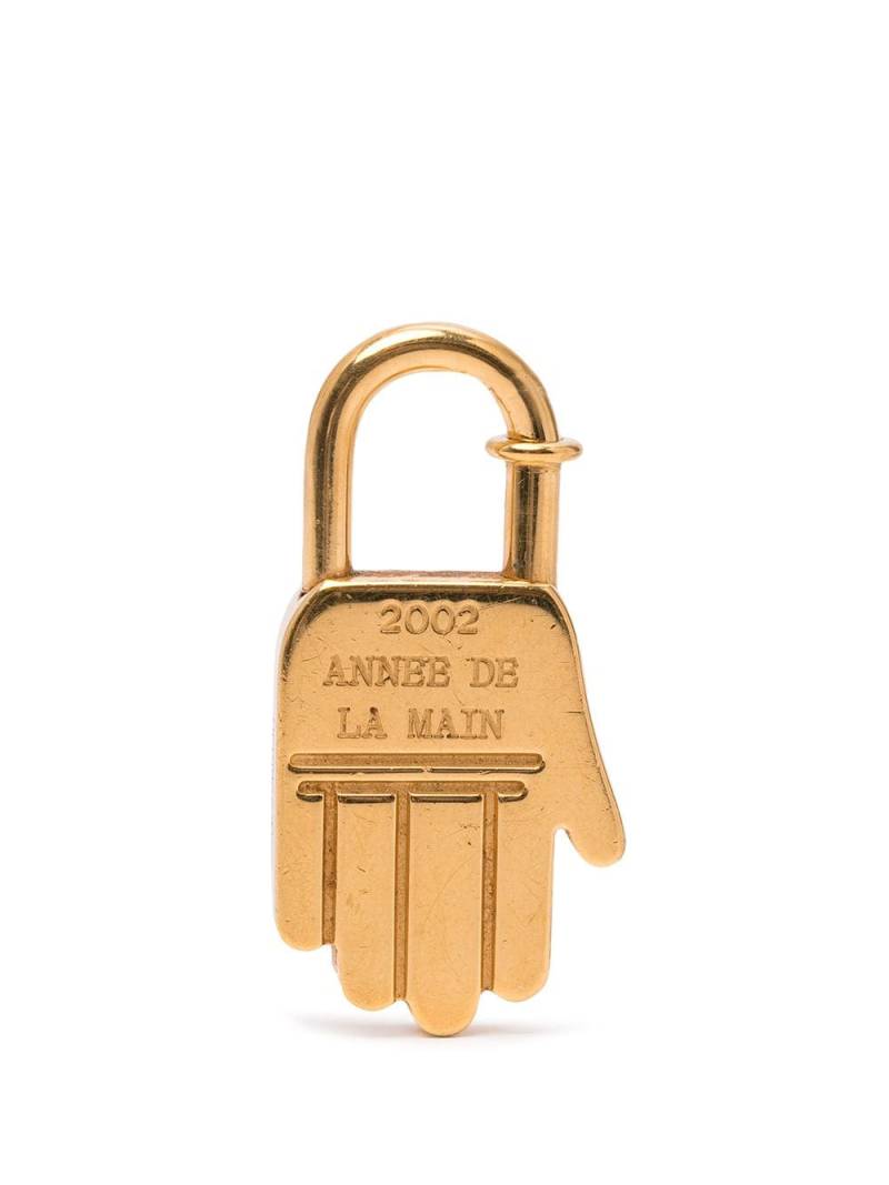 Hermès Pre-Owned 2002 hand padlock charm - Gold von Hermès Pre-Owned