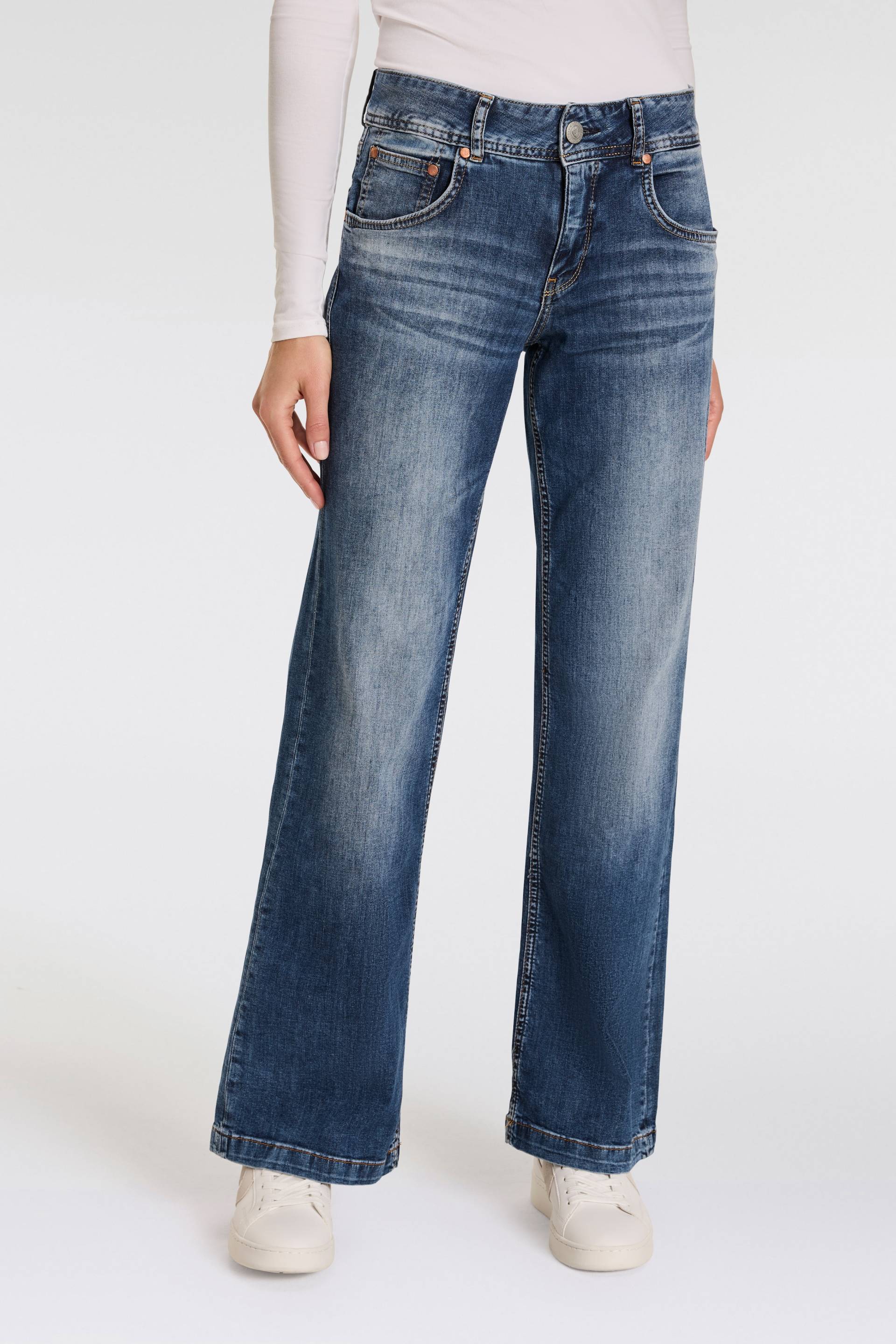 Herrlicher 5-Pocket-Jeans »Edna Recycled Denim Light«, im Flared Fit von Herrlicher