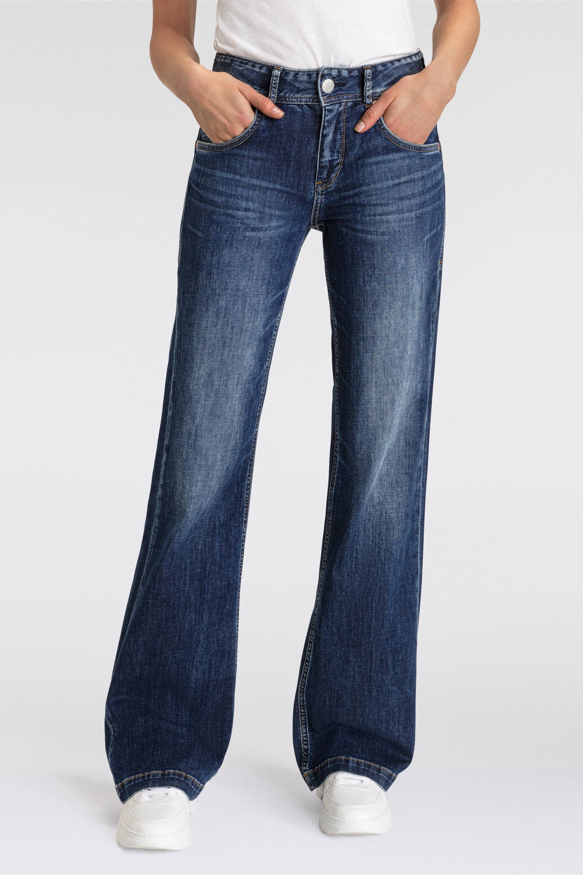 Herrlicher 5-Pocket-Jeans »Edna Recycled Denim Light«, im Flared Fit Herrlicher 5-Pocket-Jeans »Edna Recycled Denim Light«, im Flared Fit von Herrlicher