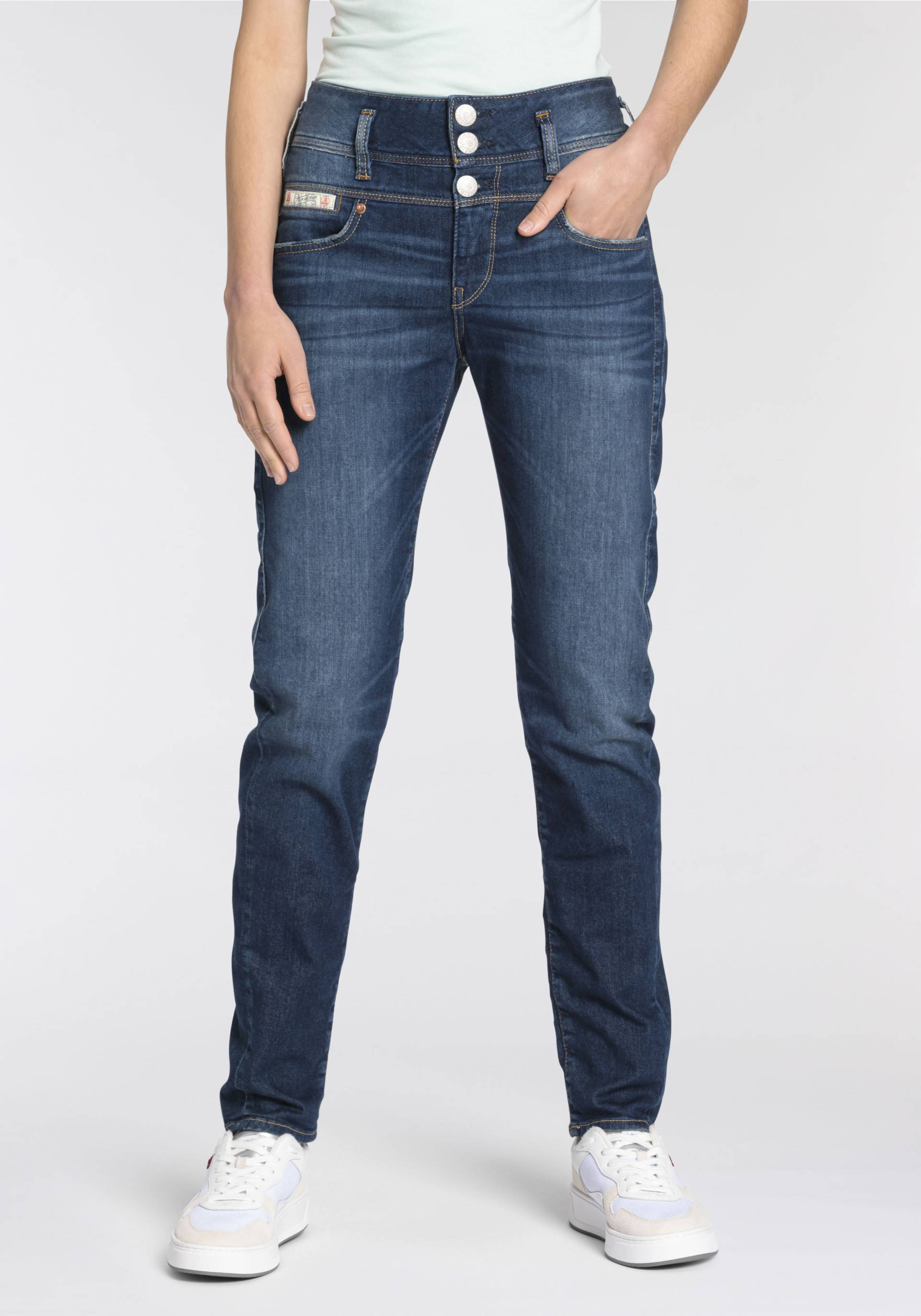 Herrlicher Boyfriend-Jeans »Raya Boy Organic Denim«, mit markantem Dreiknopfverschluss und extrabreitem Bund von Herrlicher