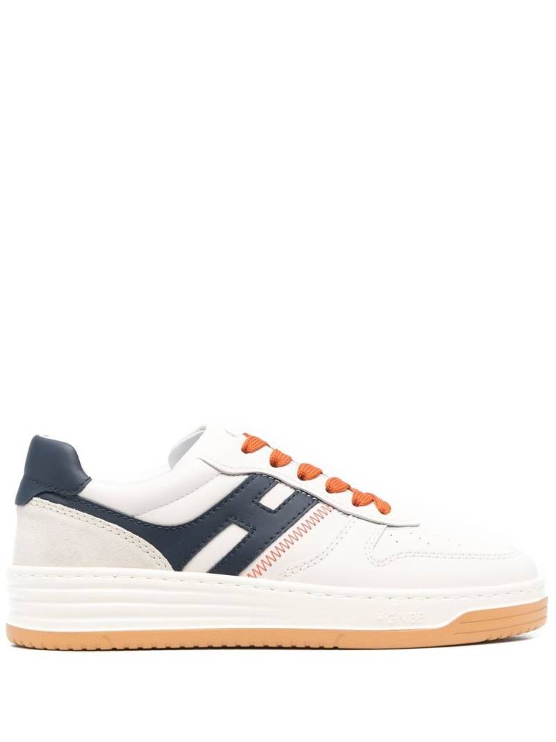 Hogan logo-patch low-top sneakers - Neutrals von Hogan