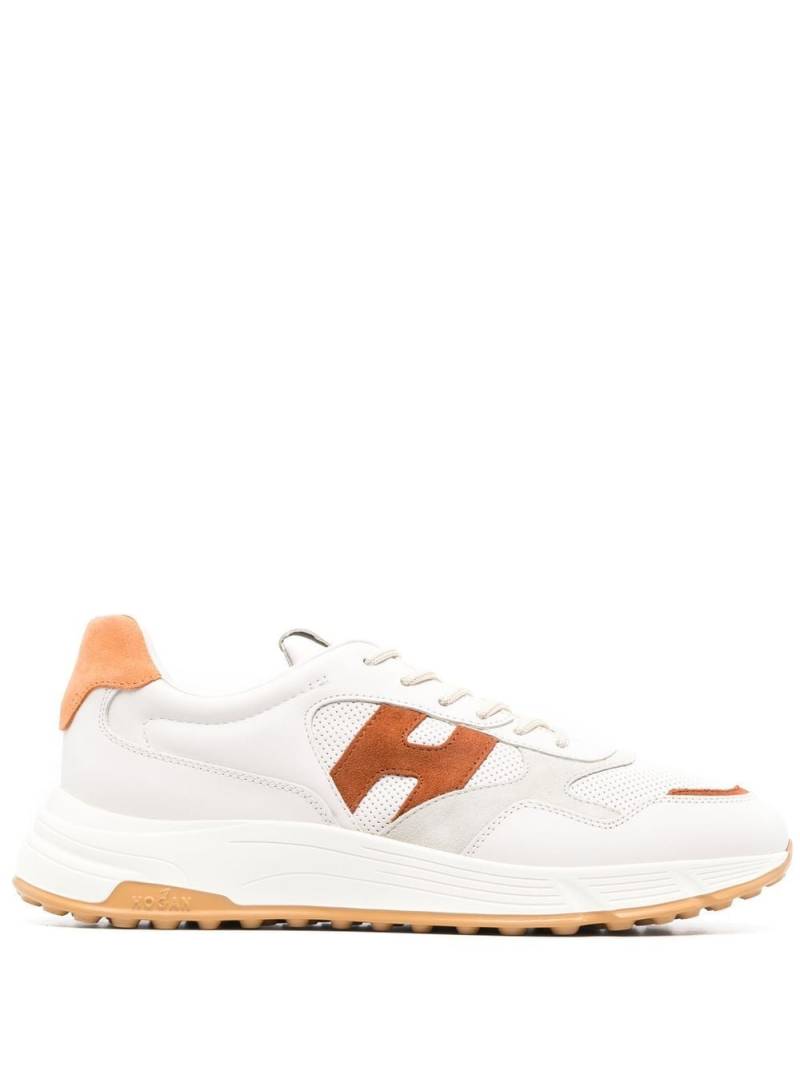 Hogan logo-patch low-top sneakers - Neutrals von Hogan