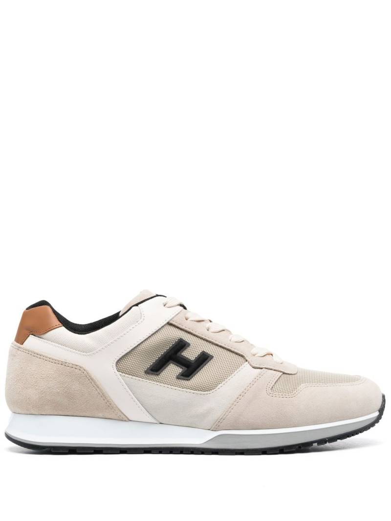 Hogan logo-patch low-top sneakers - Neutrals von Hogan