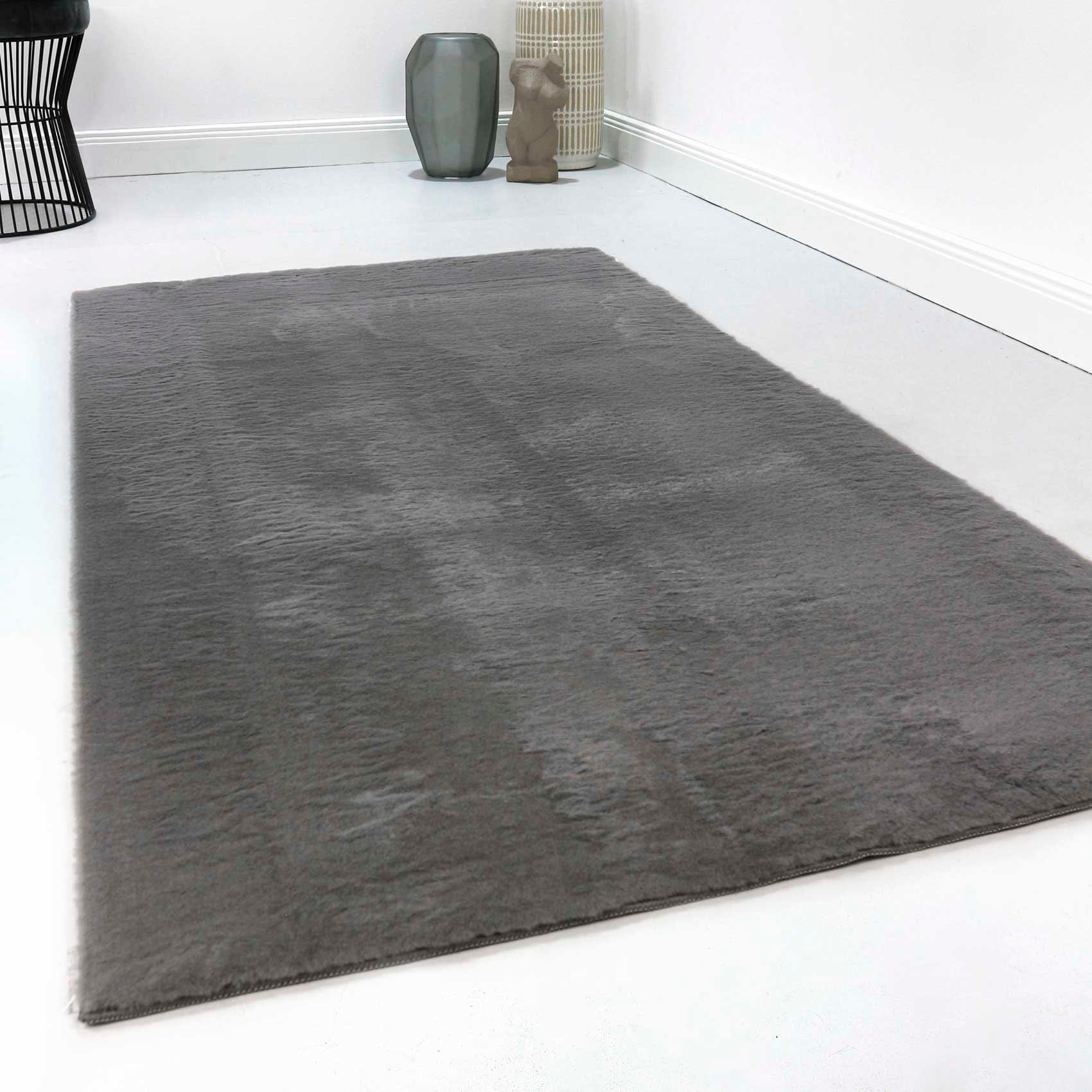 Homie Living Teppich »Villa Rosso«, rechteckig, 15 mm Höhe, Kurzflor, Uni Farben, leicht glänzende Optik Homie Living Teppich »Villa Rosso«, rechteckig, 15 mm Höhe, Kurzflor, Uni Farben, leicht glänzende Optik von Homie Living