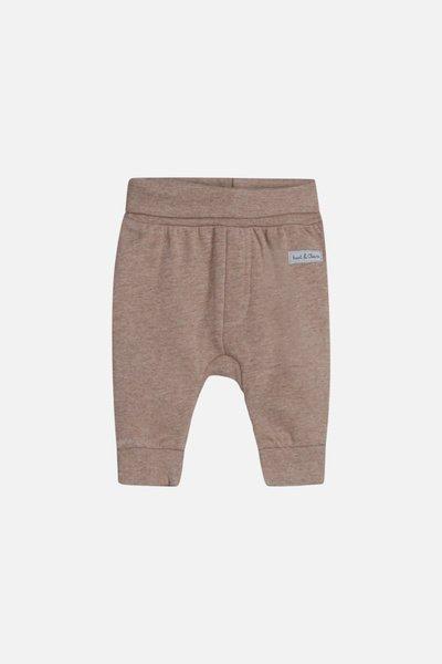 Baby Jogginghose Gail Unisex Braun 50 von Hust and Claire