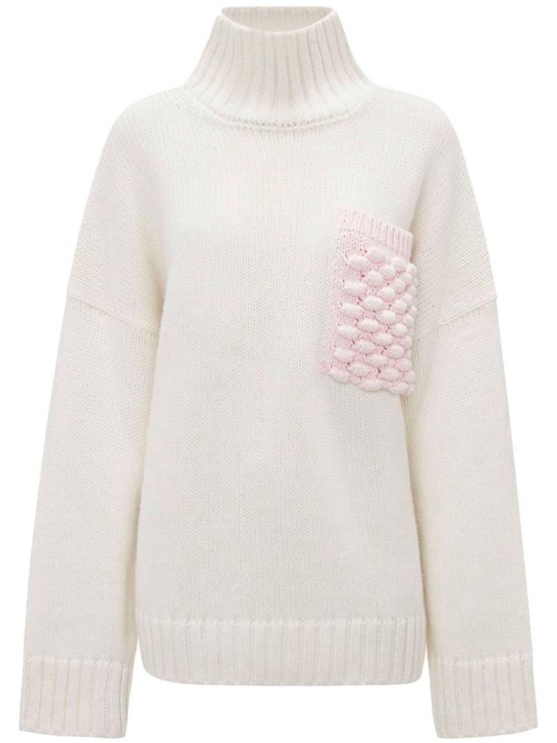 JW Anderson POPCORN PATCH POCKET TURTLENECK JUMPER - White von JW Anderson