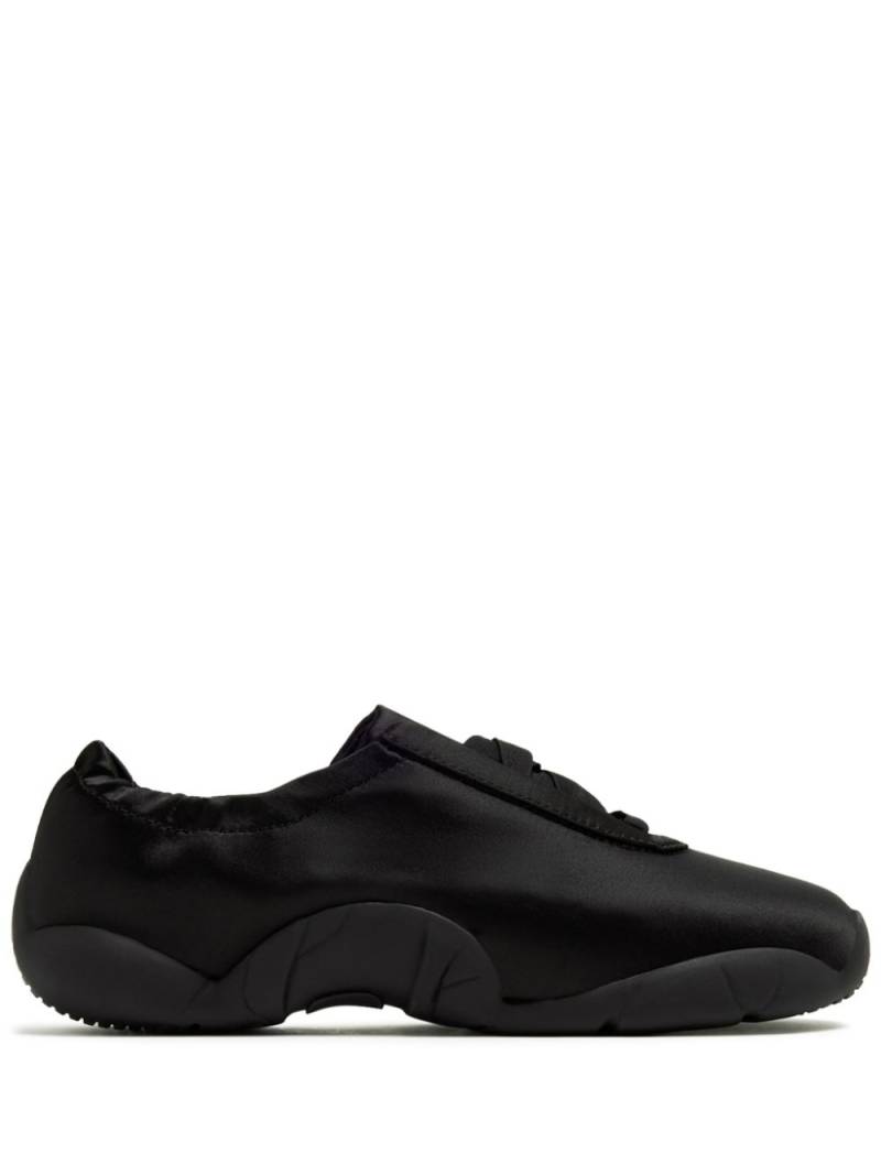 JW Pei Flavia Ballerina satin sneakers - Black von JW Pei