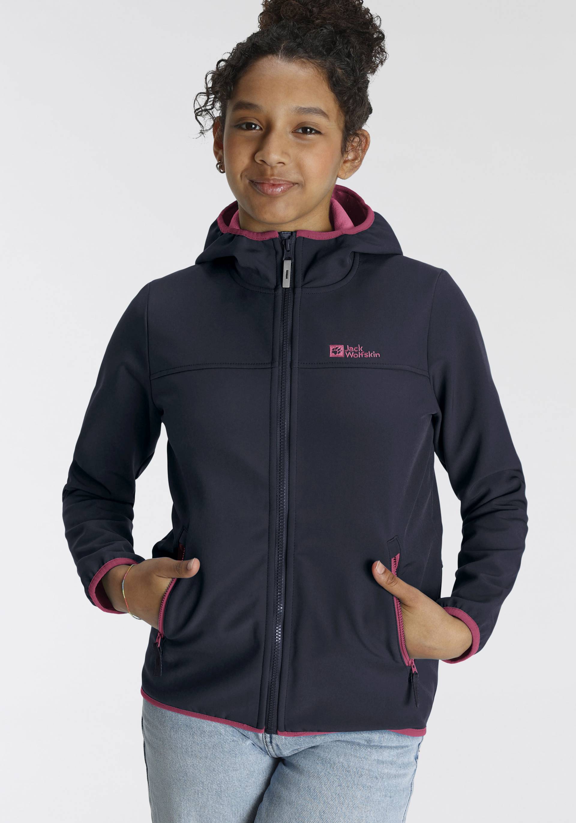 Jack Wolfskin Softshelljacke »FOURWINDS JACKET KIDS«, mit Kapuze, mit farblich abgesetzten Details von Jack Wolfskin