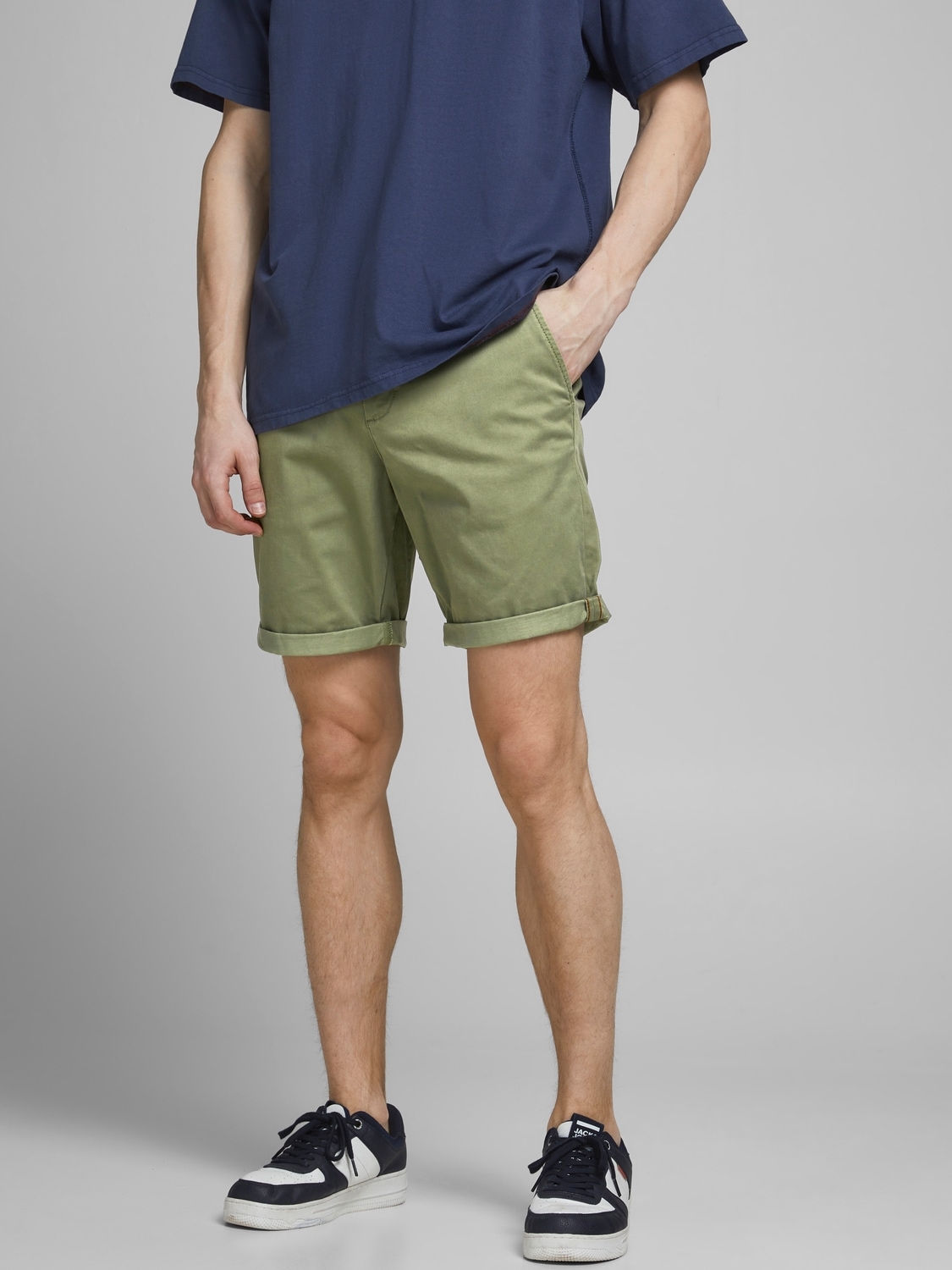 Jack & Jones Chinoshorts »JPSTBOWIE JJSHORTS S«, mit Aufschlag von Jack & Jones