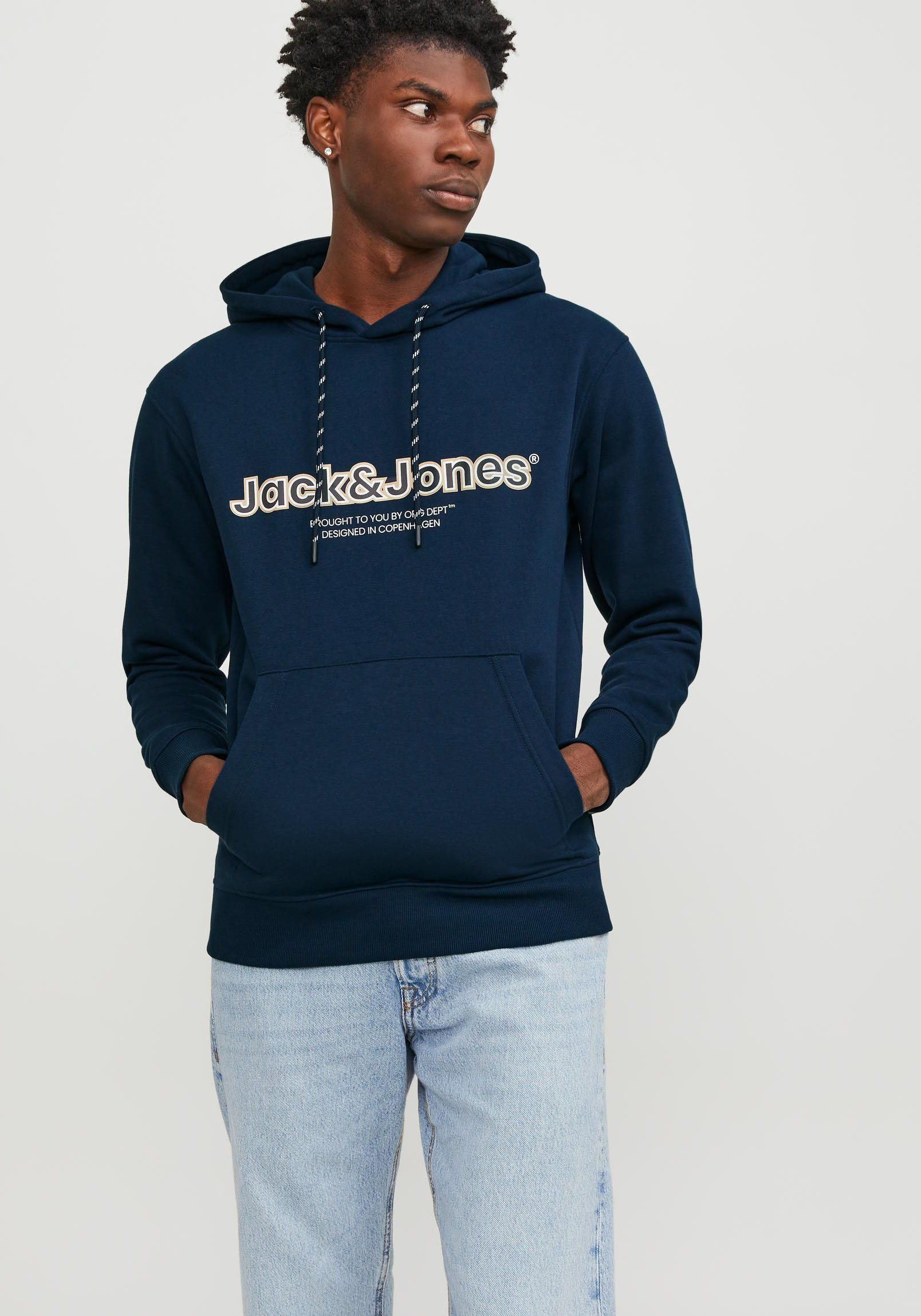 Jack & Jones Hoodie »JORLAKEWOOD SWEAT HOOD BF«, mit coolem Print von Jack & Jones