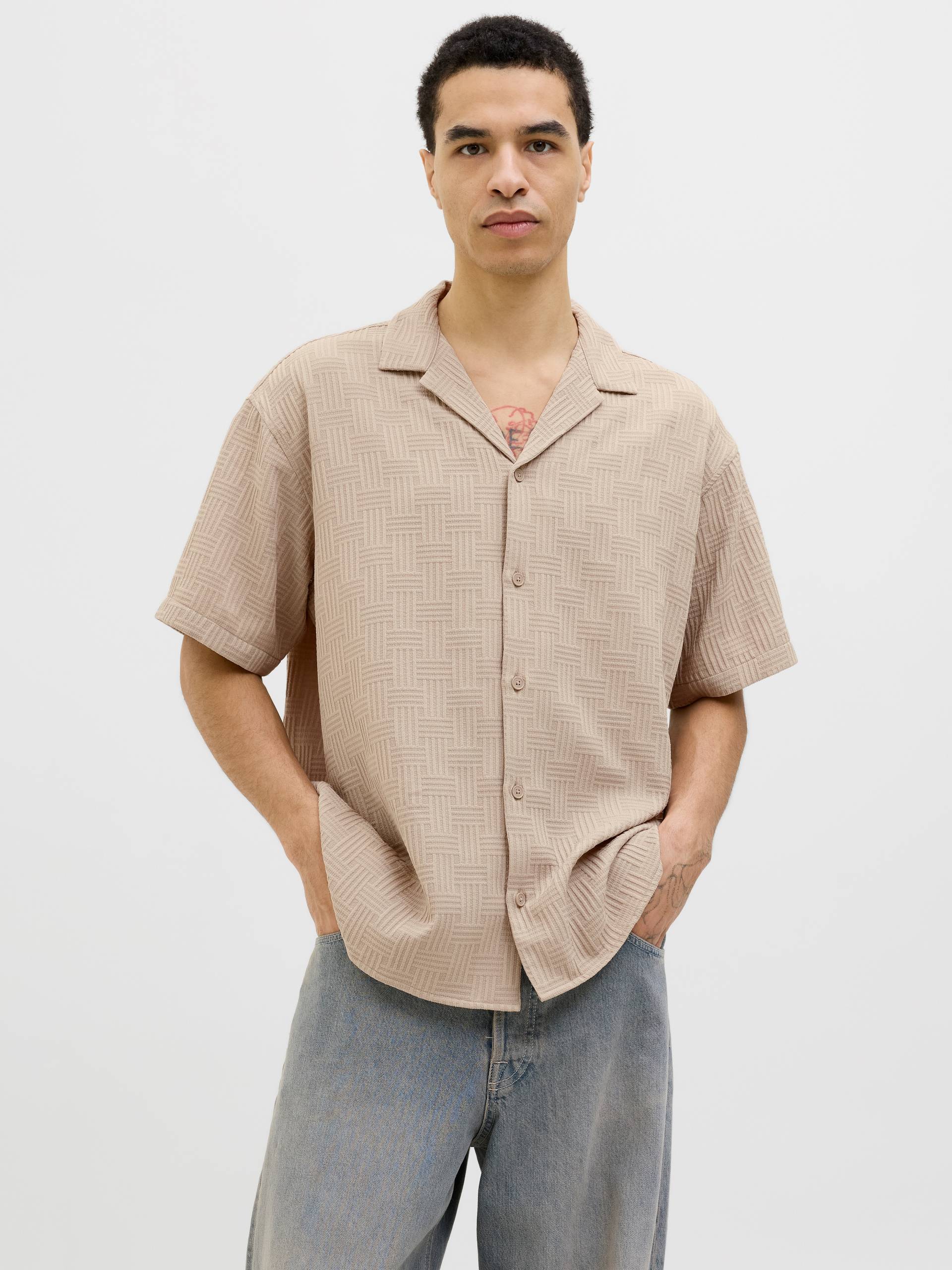 Jack & Jones Kurzarmhemd »JJEMATTEO RESORT SHIRT SS SN«, mit Resort Kragen Jack & Jones Kurzarmhemd »JJEMATTEO RESORT SHIRT SS SN«, mit Resort Kragen von Jack & Jones