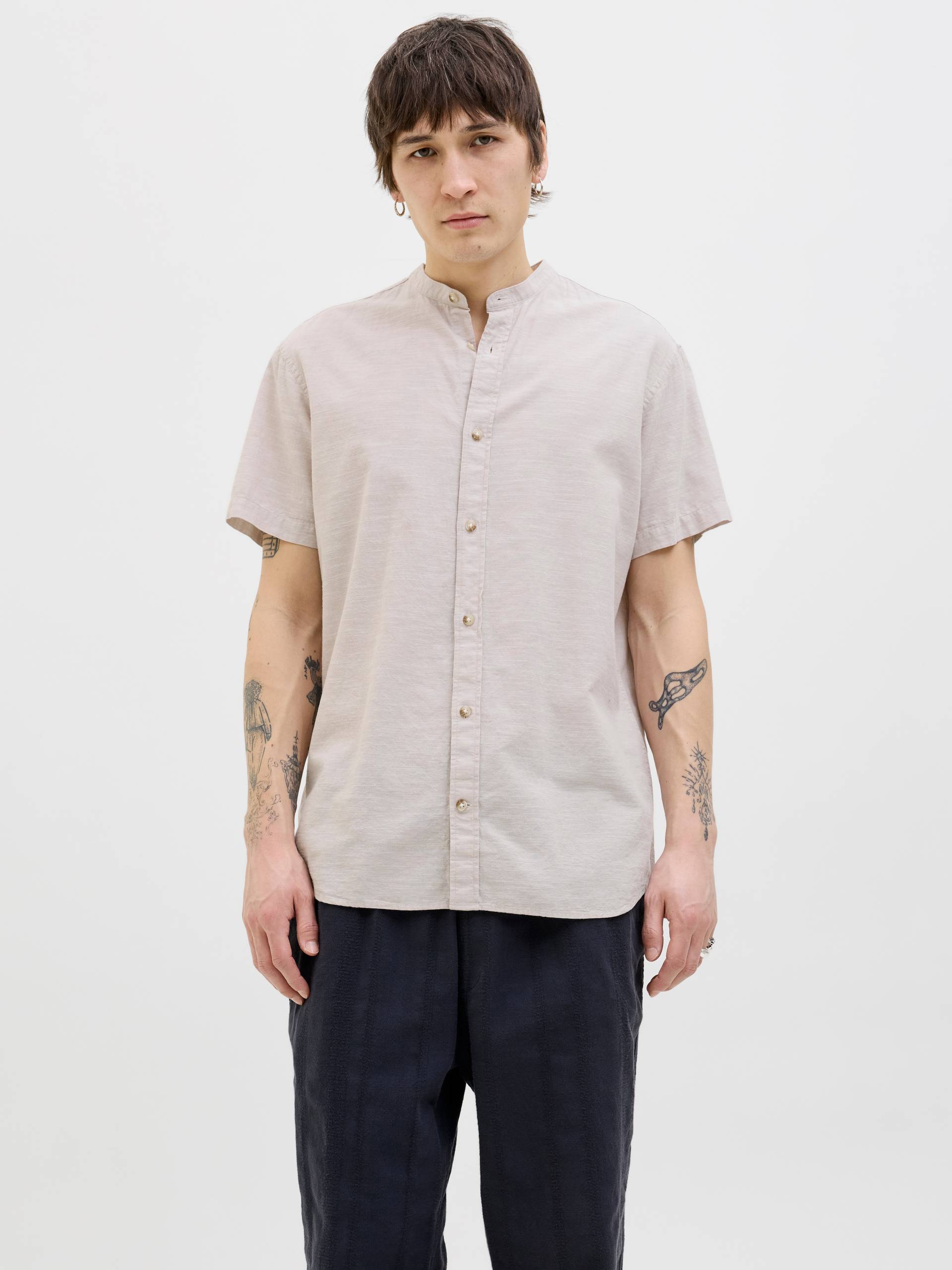 Jack & Jones Kurzarmhemd »JJESUMMER BAND SHIRT SS SN«, mit Bandkragen Jack & Jones Kurzarmhemd »JJESUMMER BAND SHIRT SS SN«, mit Bandkragen von Jack & Jones