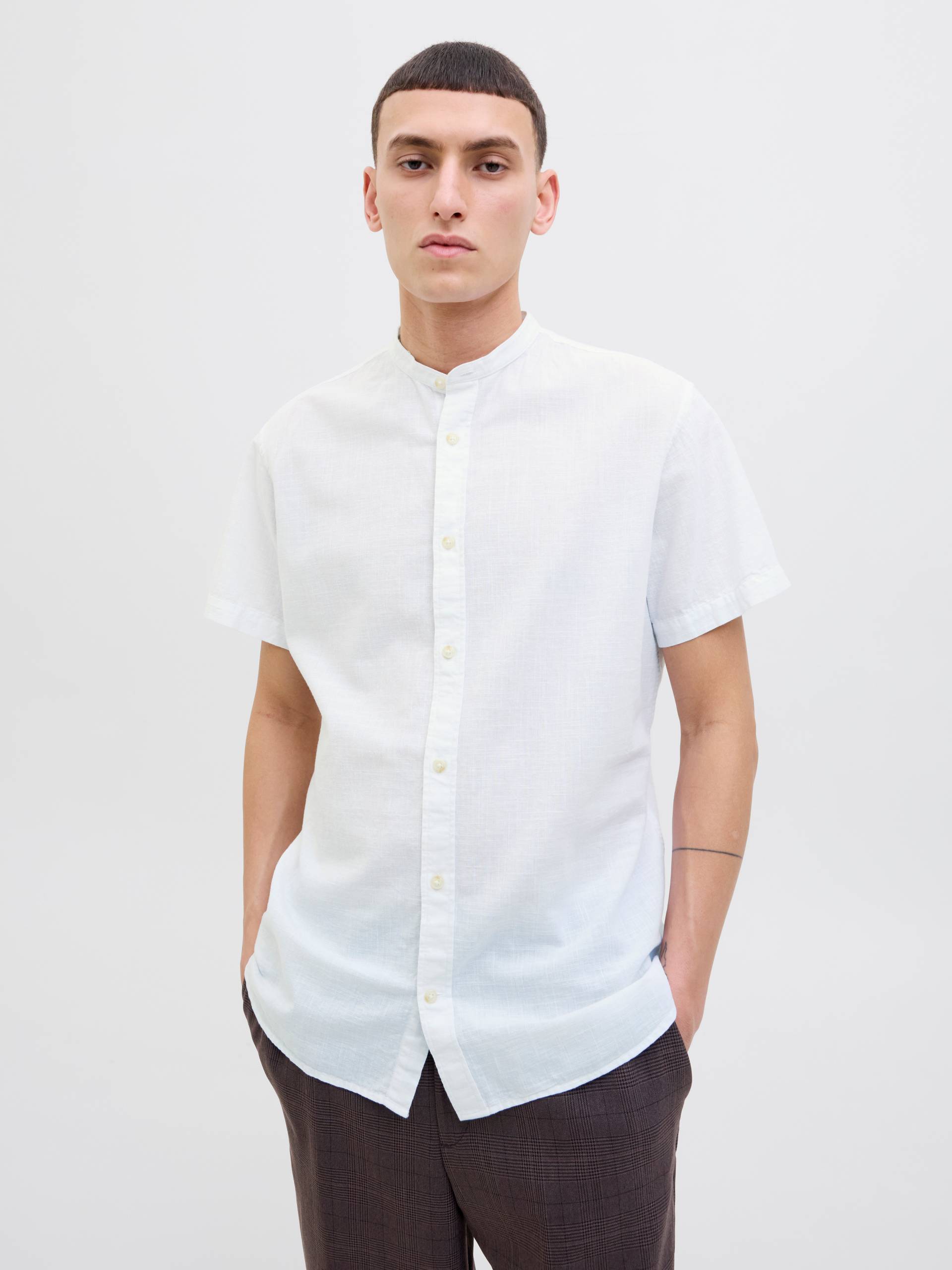 Jack & Jones Kurzarmhemd »JJESUMMER BAND SHIRT SS SN«, mit Bandkragen Jack & Jones Kurzarmhemd »JJESUMMER BAND SHIRT SS SN«, mit Bandkragen von Jack & Jones