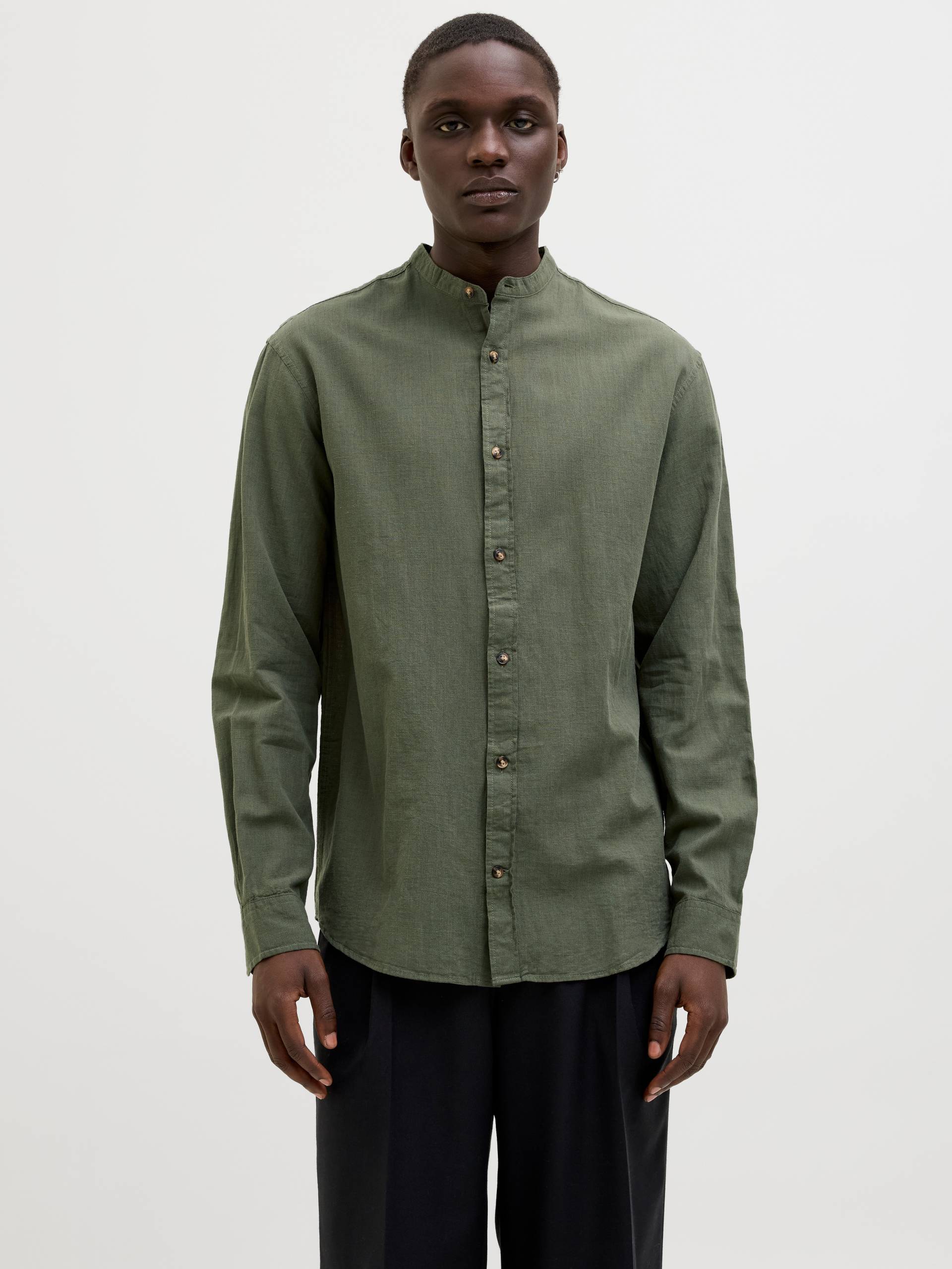 Jack & Jones Langarmhemd »JJESUMMER BAND SHIRT LS SN«, mit Bandkragen Jack & Jones Langarmhemd »JJESUMMER BAND SHIRT LS SN«, mit Bandkragen von Jack & Jones