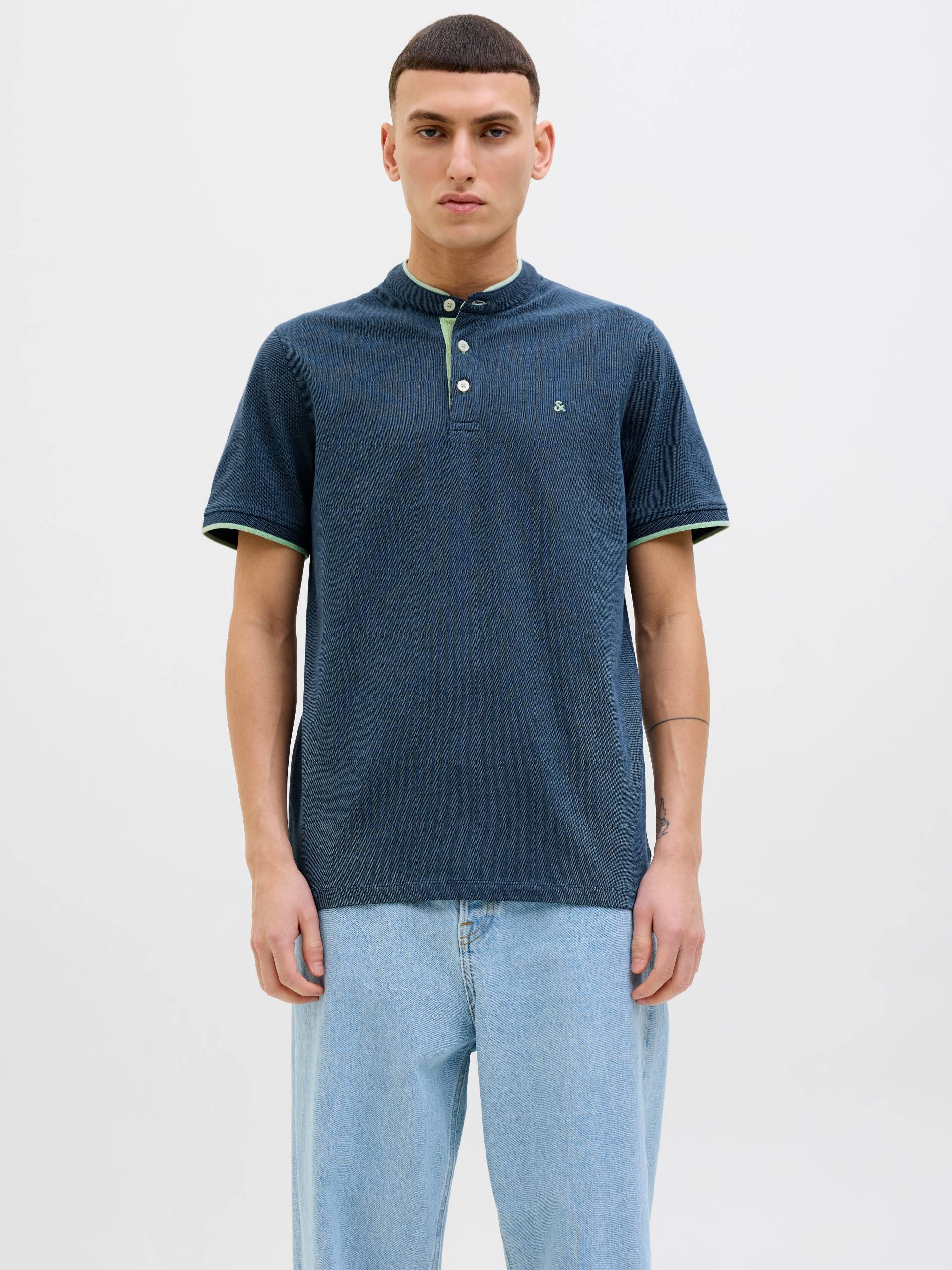 Jack & Jones Poloshirt »JJEPAULOS MAO POLO«, mit Logo Stickerei Jack & Jones Poloshirt »JJEPAULOS MAO POLO«, mit Logo Stickerei von Jack & Jones