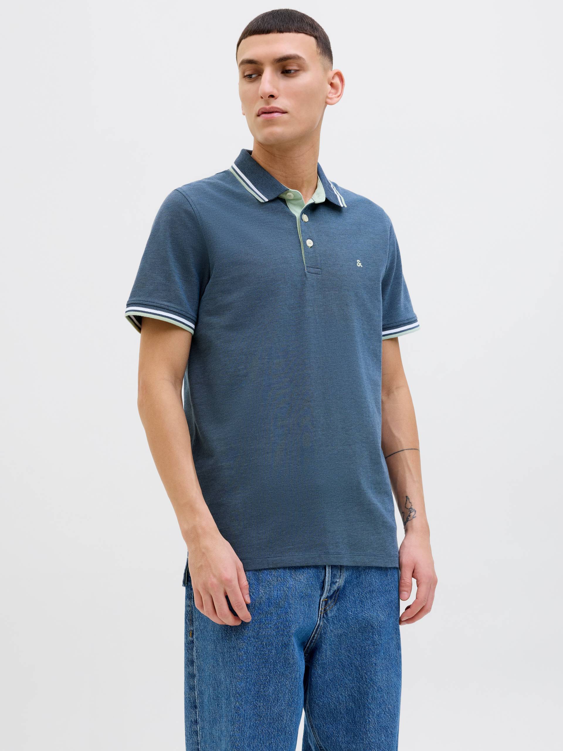 Jack & Jones Poloshirt »JJEPAULOS POLO SS NOOS«, mit Logo Stickerei Jack & Jones Poloshirt »JJEPAULOS POLO SS NOOS«, mit Logo Stickerei von Jack & Jones