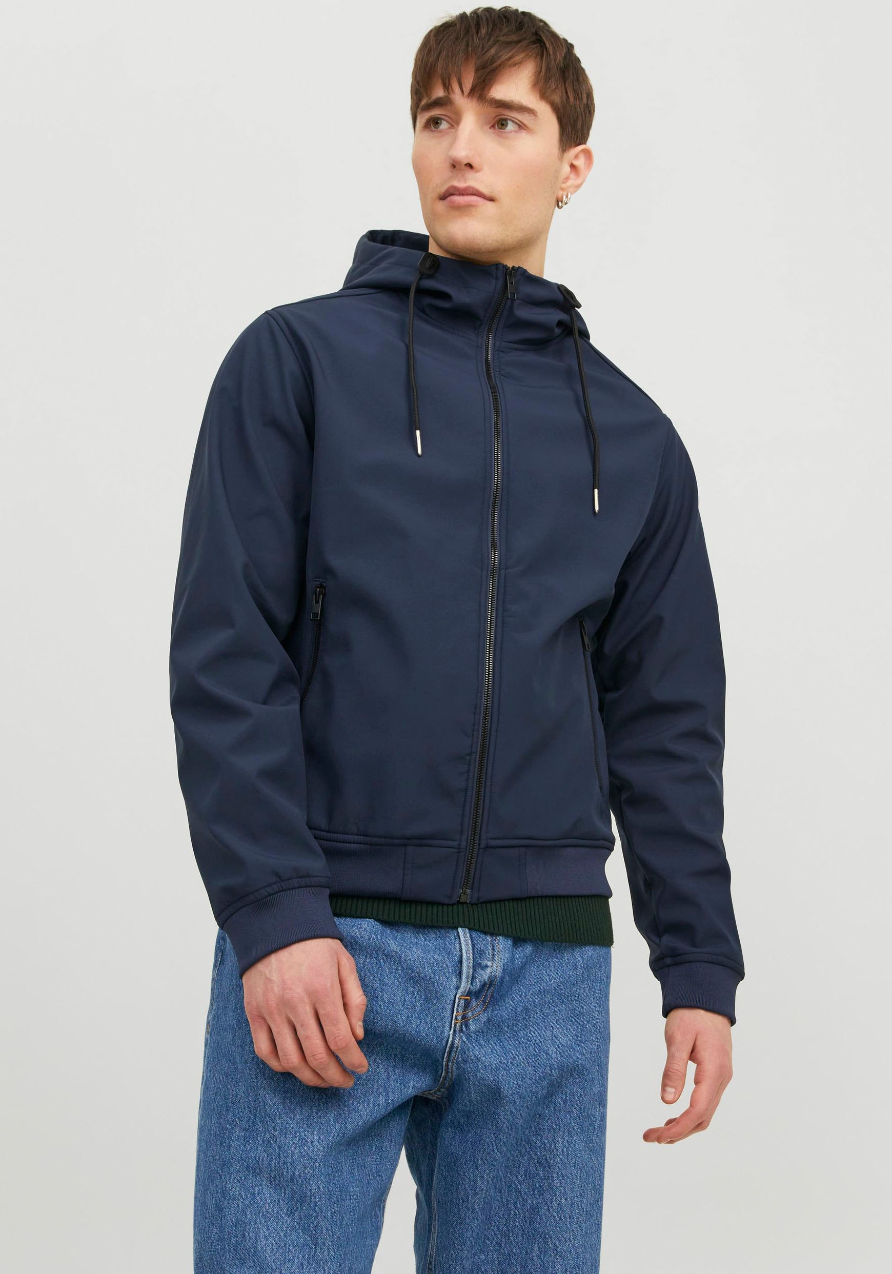 Jack & Jones Softshelljacke »JJEBASIC SOFTSHELL HOOD NOOS«, mit Kapuze von Jack & Jones