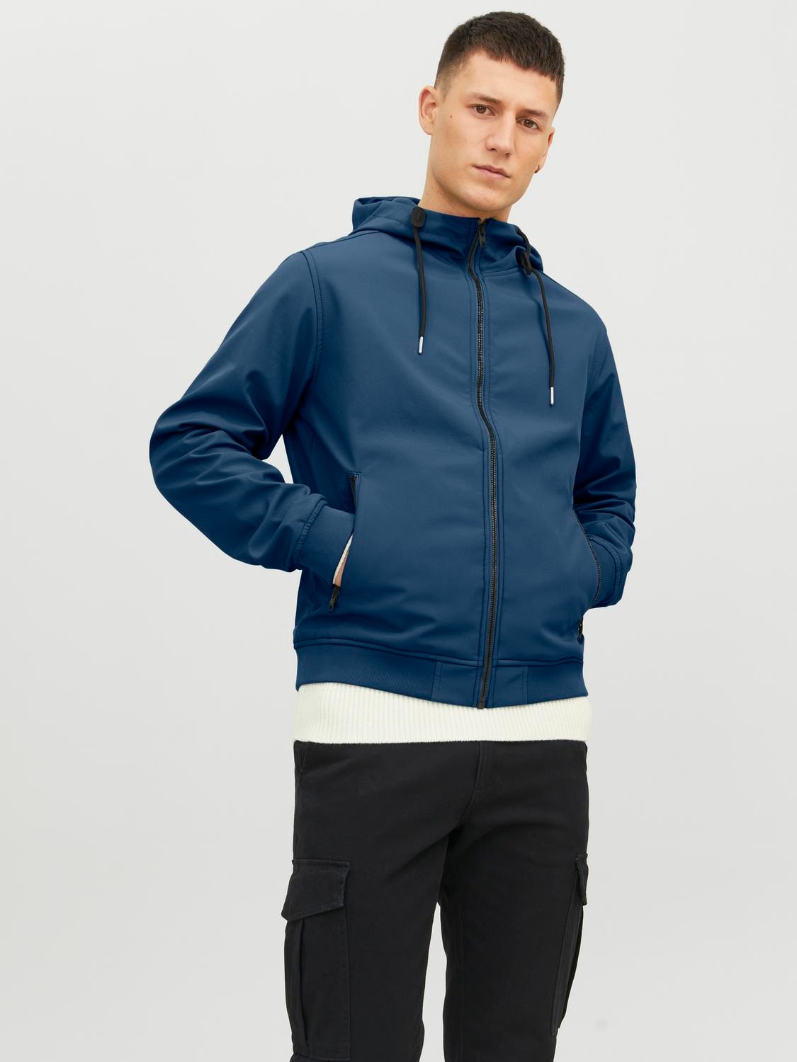 Jack & Jones Softshelljacke »JJEBASIC SOFTSHELL HOOD NOOS«, mit Kapuze von Jack & Jones