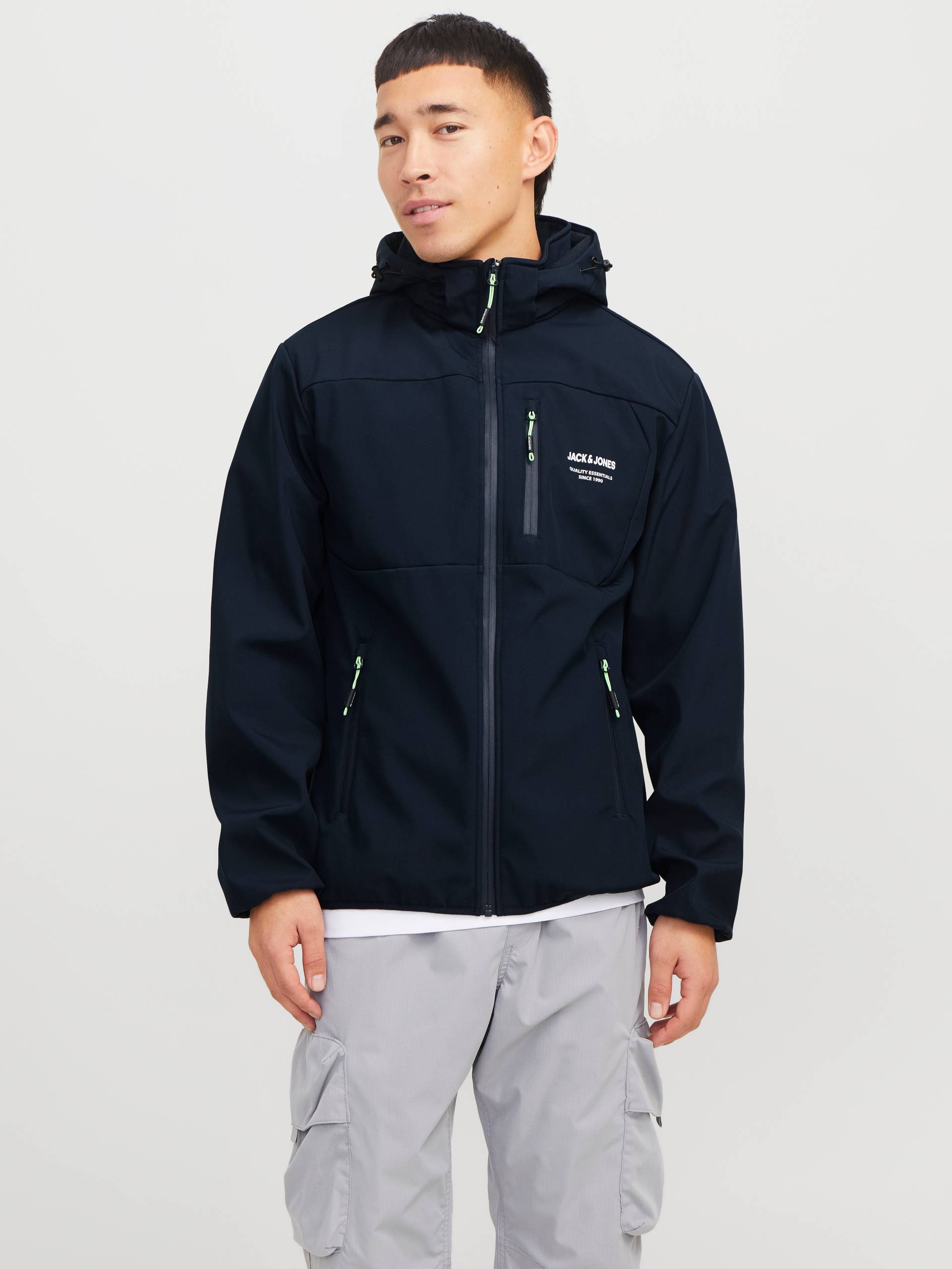 Jack & Jones Softshelljacke »JJTHEO SOFTSHELL JACKET«, mit Kapuze von Jack & Jones