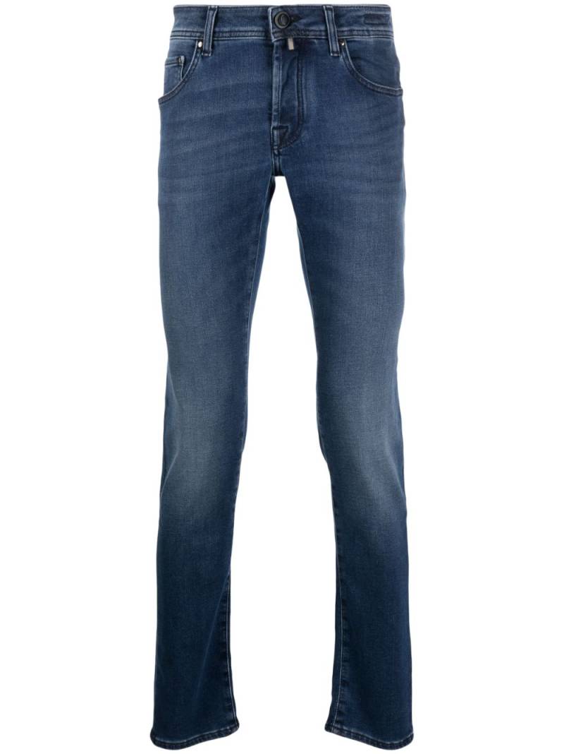 Jacob Cohën logo-patch slim-cut jeans - Blue von Jacob Cohën