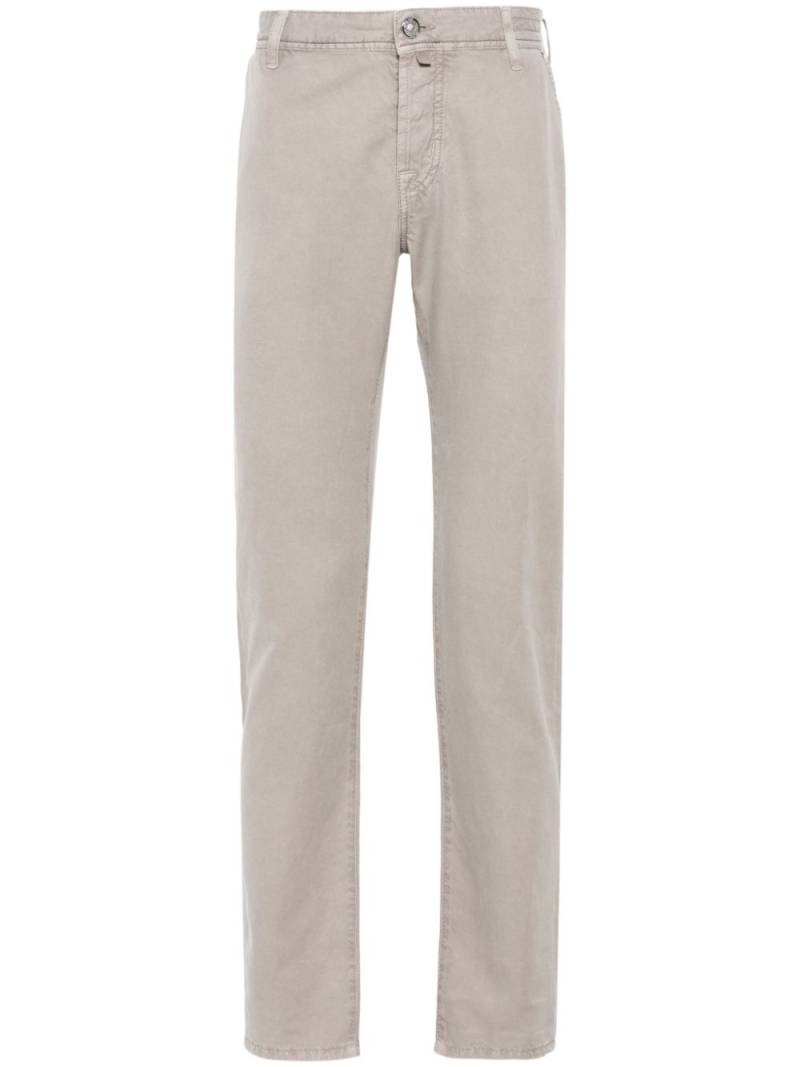 Jacob Cohën logo-patch trousers - Neutrals von Jacob Cohën