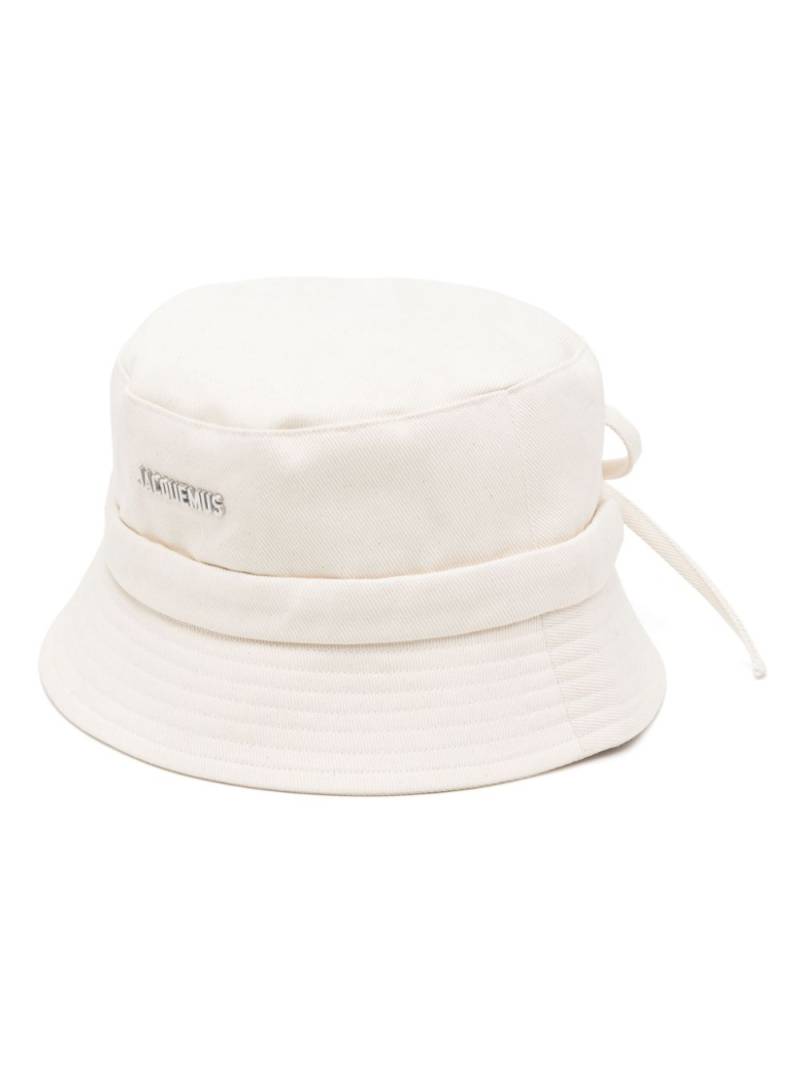 Jacquemus Le Bob Gadjo bucket hat - Neutrals von Jacquemus