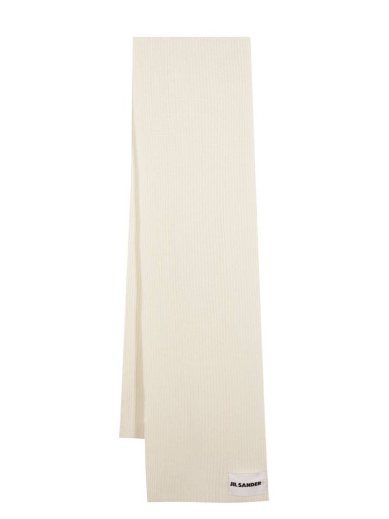 Jil Sander logo-patch wool scarf - Neutrals von Jil Sander