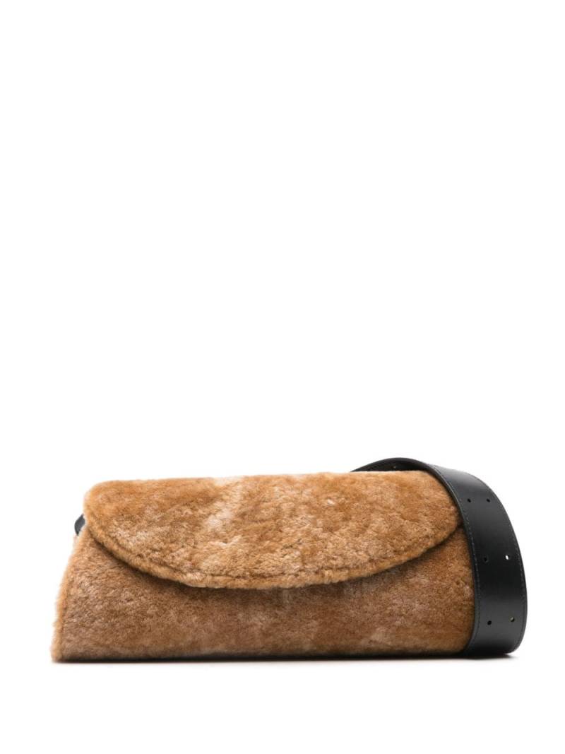 Jil Sander small Cannolo shearling shoulder bag - Brown von Jil Sander