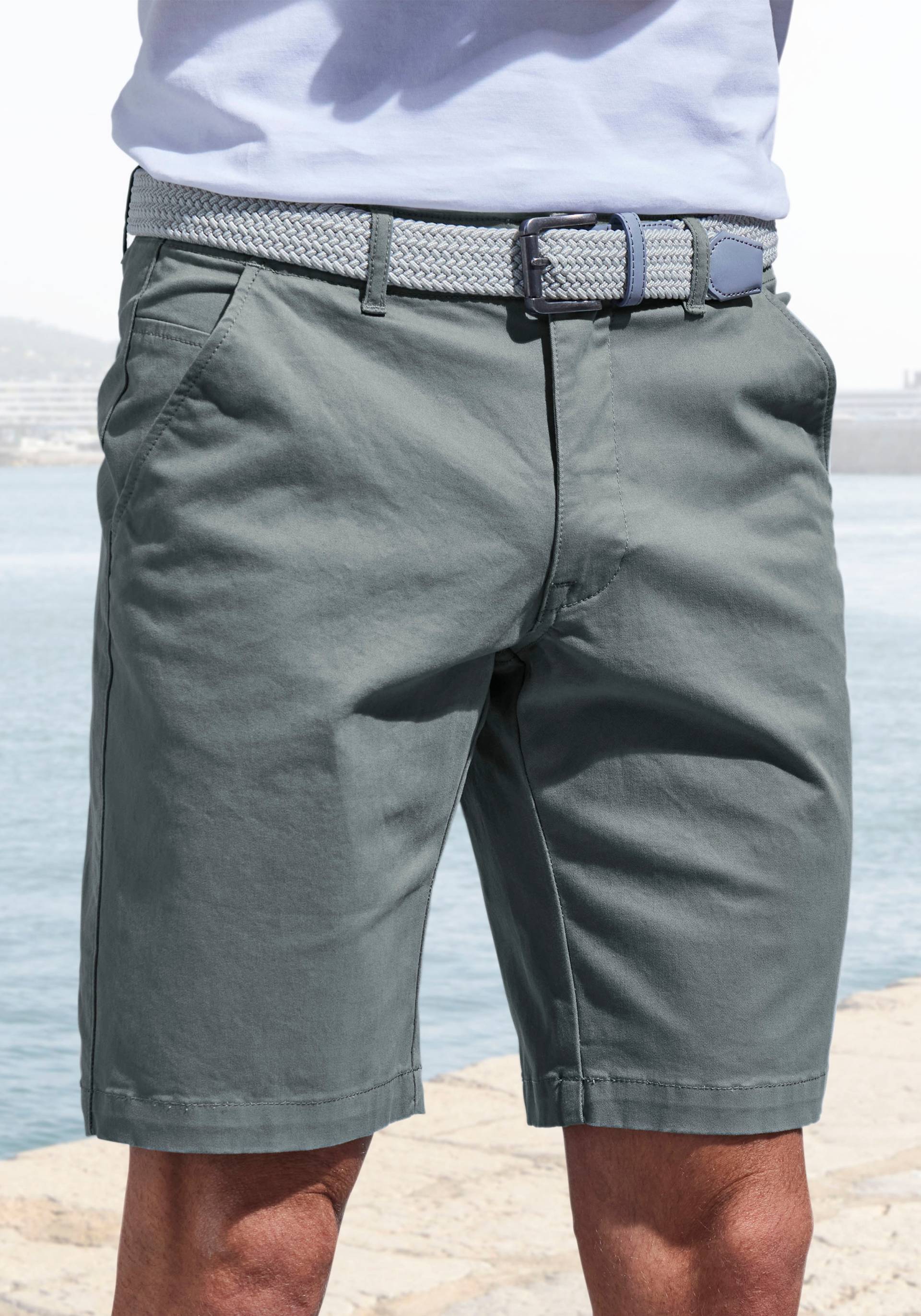 John Devin Chinoshorts »regular-fit«, aus elastischer Baumwoll-Qualität John Devin Chinoshorts »regular-fit«, aus elastischer Baumwoll-Qualität von John Devin