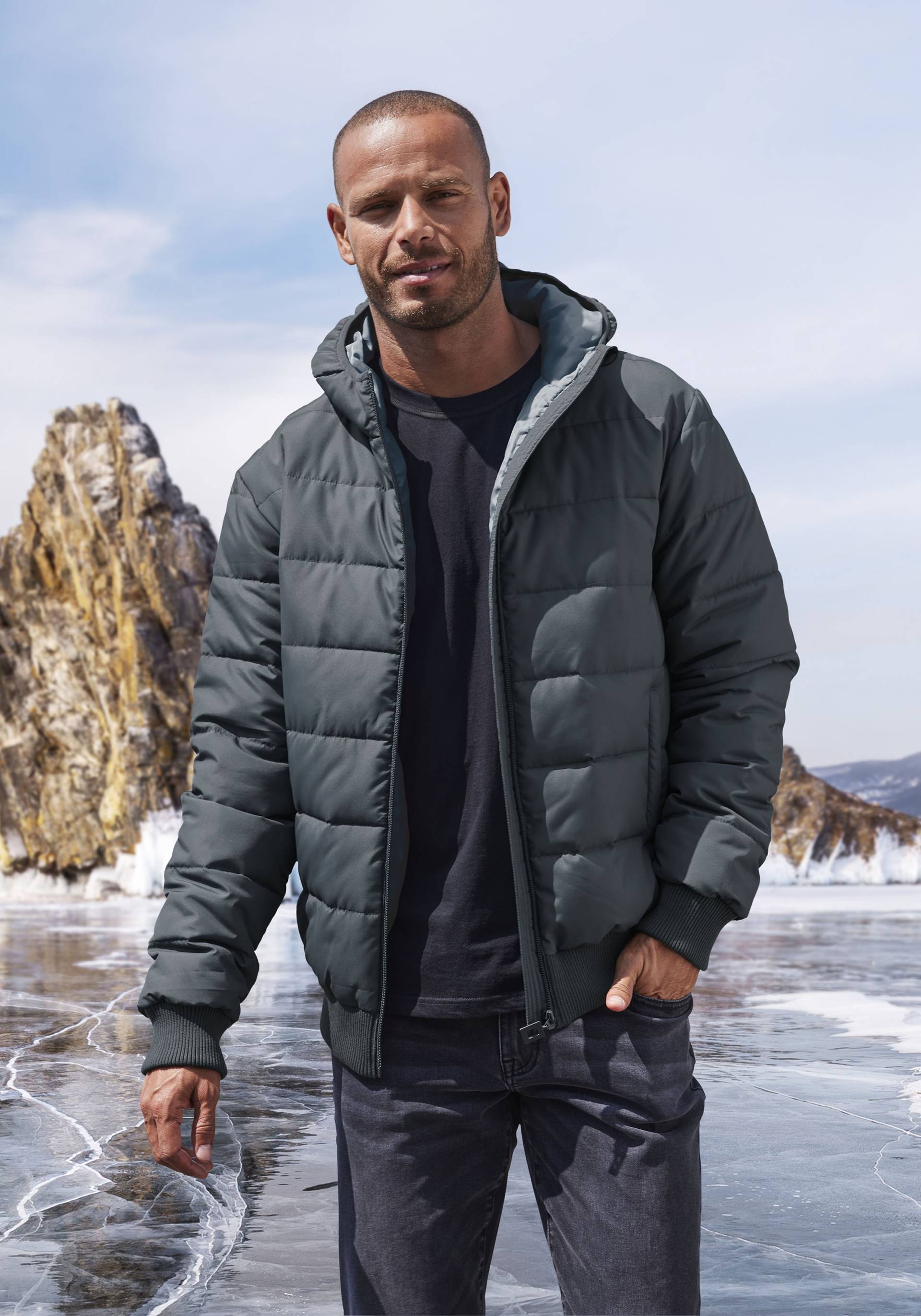John Devin Steppjacke, mit Kapuze, Outdoorjacke mit Strickbündchen John Devin Steppjacke, mit Kapuze, Outdoorjacke mit Strickbündchen von John Devin