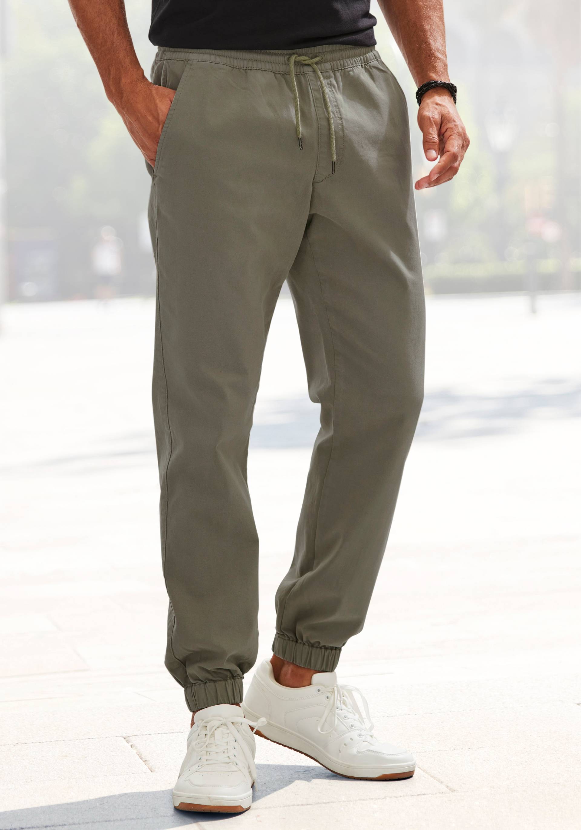 John Devin Jogger Pants »Jogg Pants«, aus elastischer Baumwoll-Qualität John Devin Jogger Pants »Jogg Pants«, aus elastischer Baumwoll-Qualität von John Devin