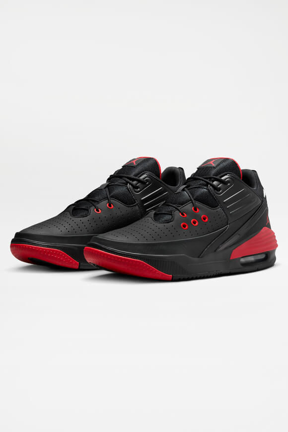 Jordan Jordan Max Aura 5 Sneaker | Black + University Red | Herren  | EU44 von Jordan