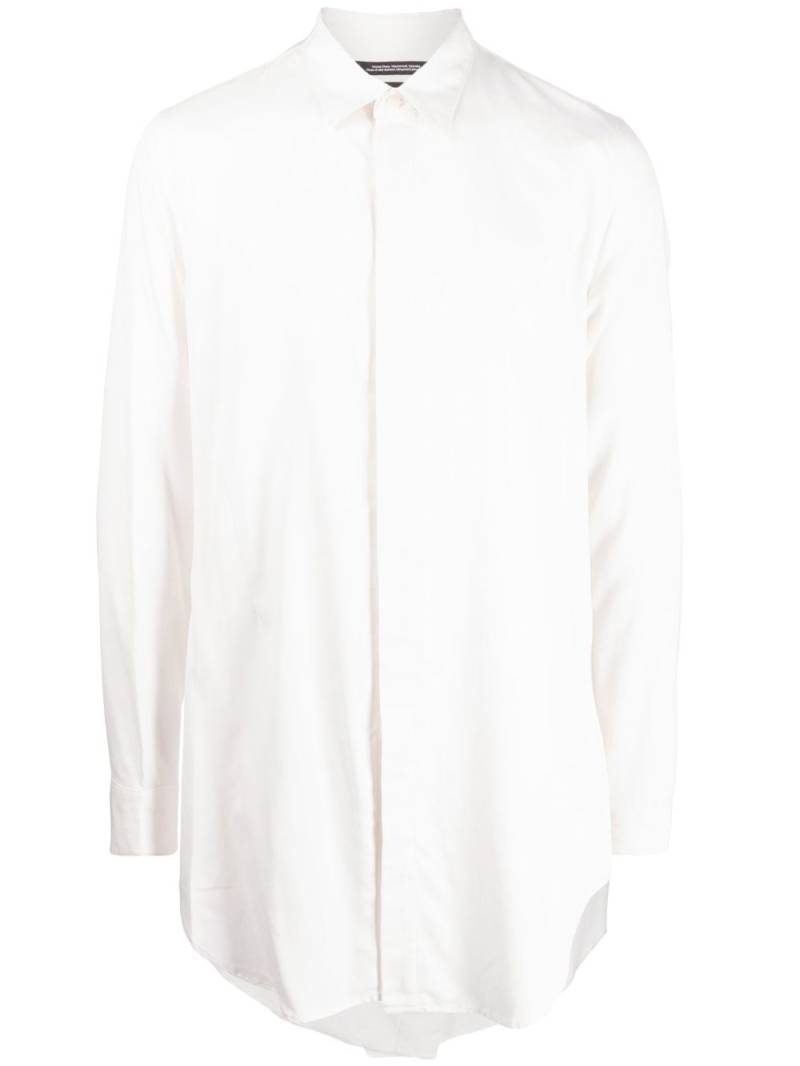 Julius concealed front-fastening shirt - White von Julius