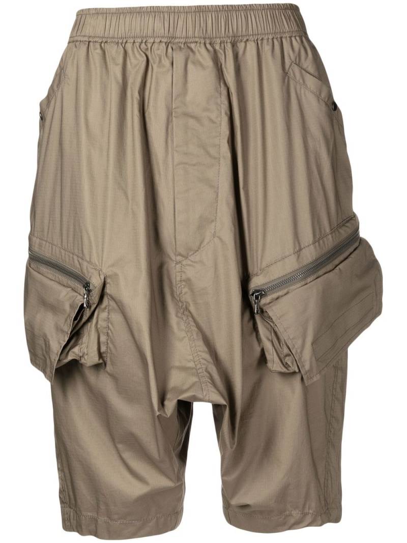 Julius drop-crotch cargo shorts - Green von Julius