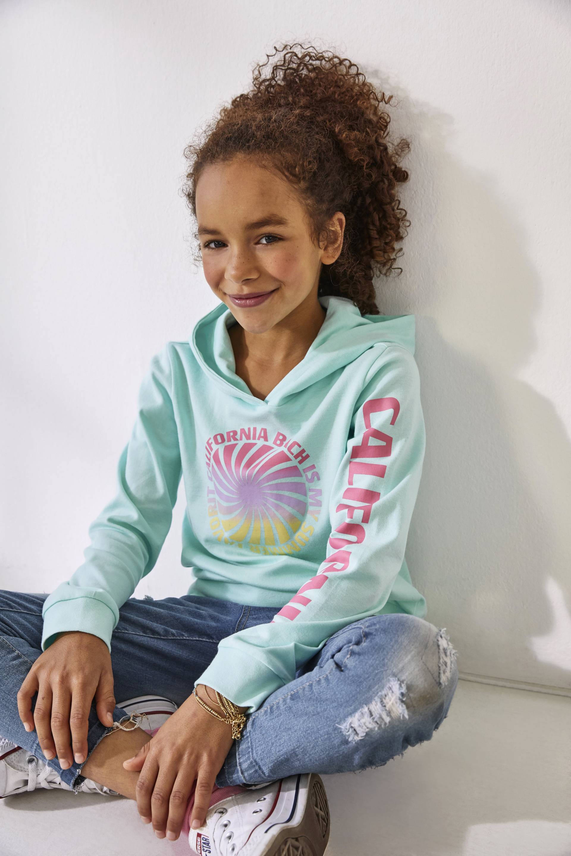 KIDSWORLD Kapuzenshirt », Langarmshirt mit Ärmelprint«, aus Interlock von KIDSWORLD