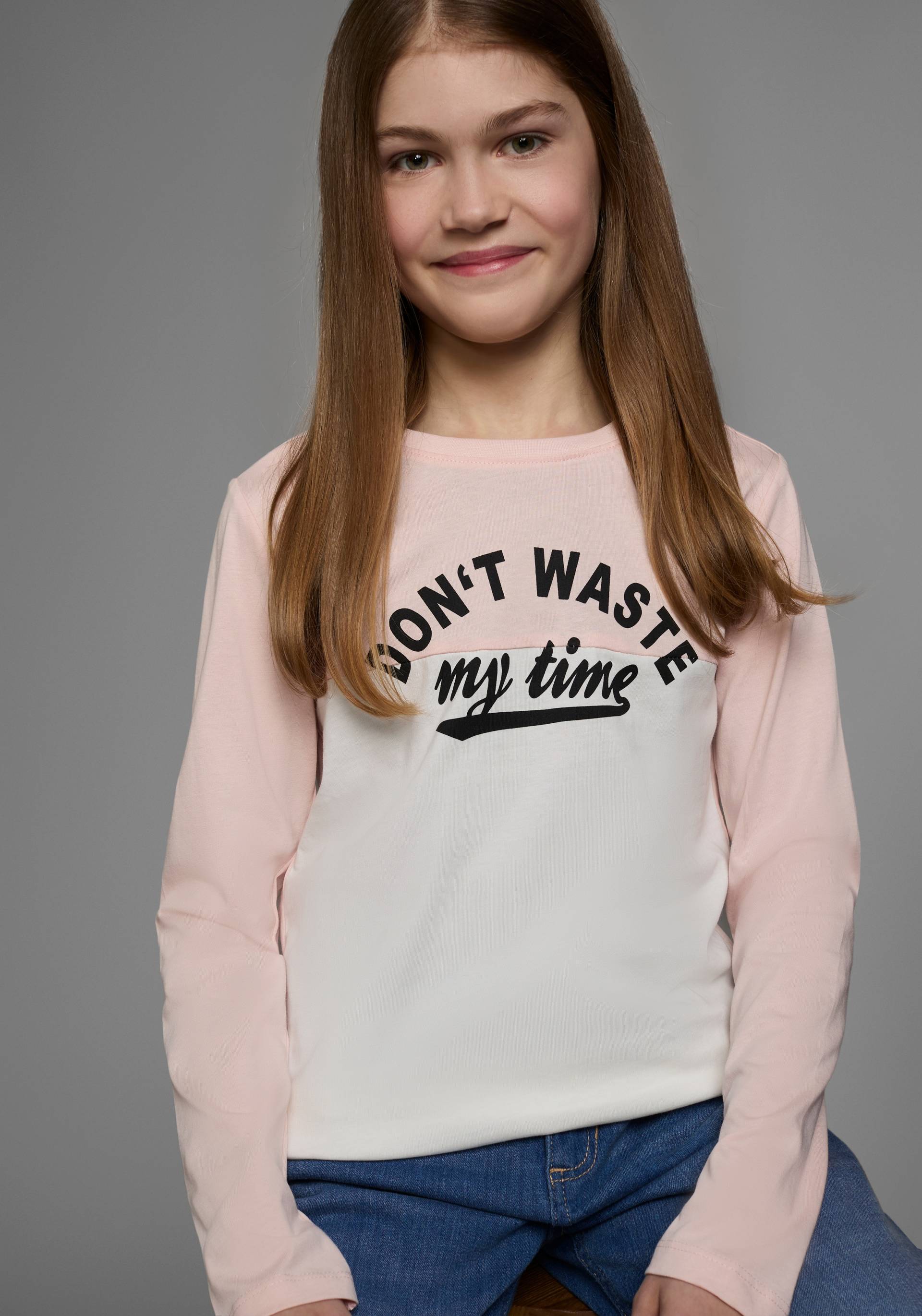 KIDSWORLD Langarmshirt »Mit Sprüche-Druck: Don´t waste my time«, Langarm, Basic-Passform, Colourblocking-Optik, Rundhalsausschnitt von KIDSWORLD