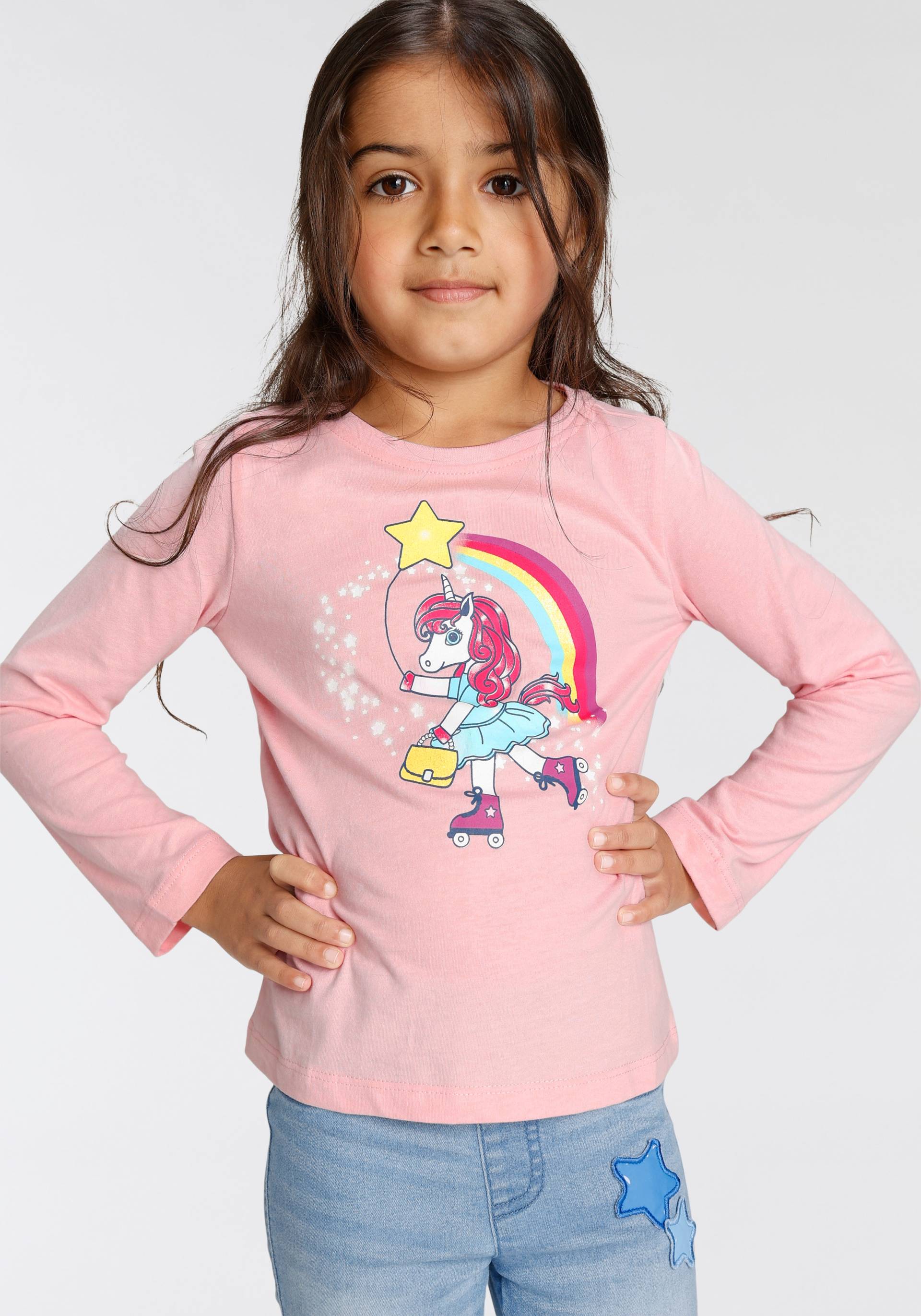 KIDSWORLD Langarmshirt »Einhorn auf Rollschuhen«, Langarm, Basic-Passform, mit stylischem Druck und Glitzerdruck KIDSWORLD Langarmshirt »Einhorn auf Rollschuhen«, Langarm, Basic-Passform, mit stylischem Druck und Glitzerdruck von KIDSWORLD