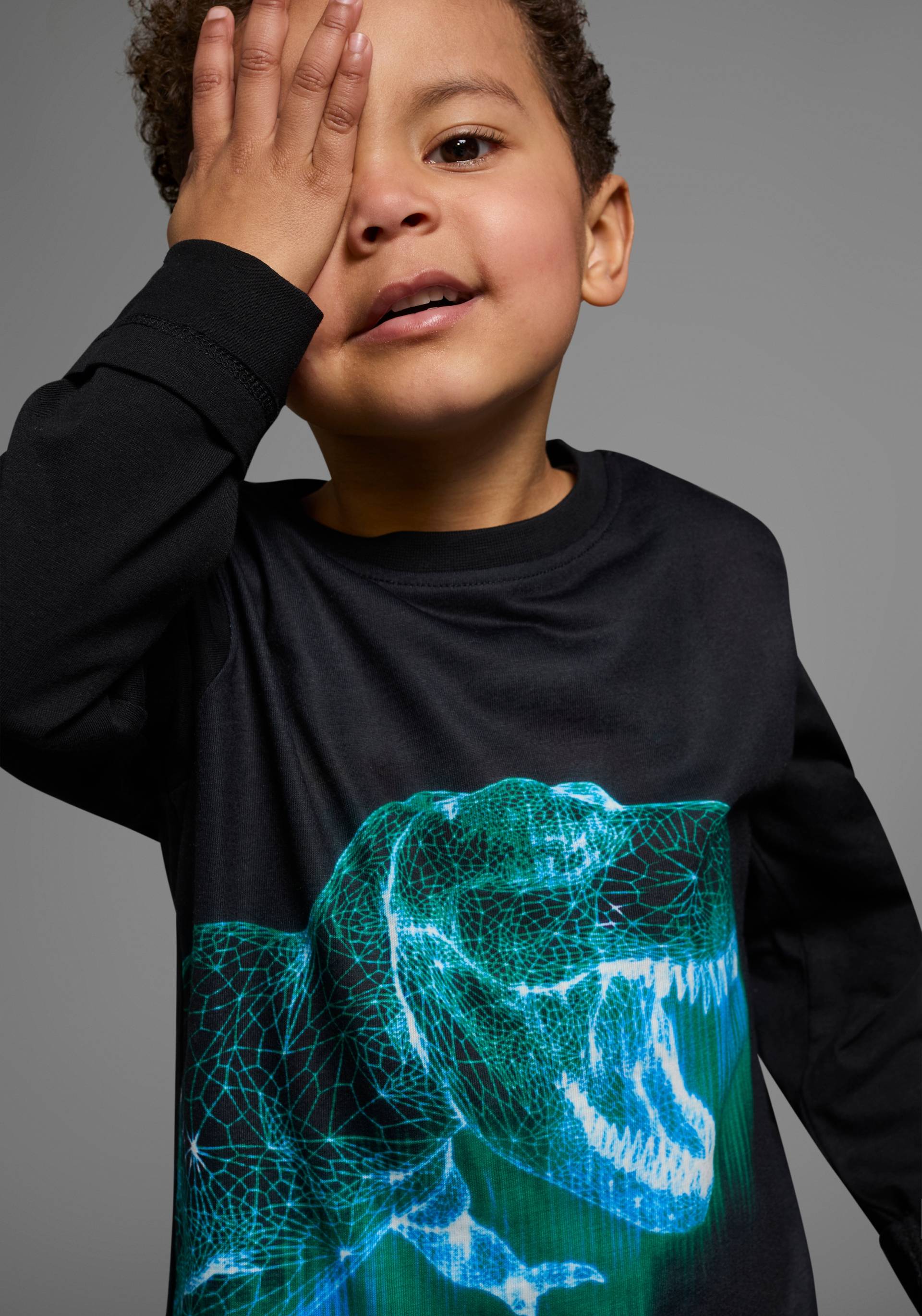 KIDSWORLD Langarmshirt »GREEN DINO«, langärmlig, mit trendigem Druck, Rundhalsausschnitt, aus Baumwolle von KIDSWORLD