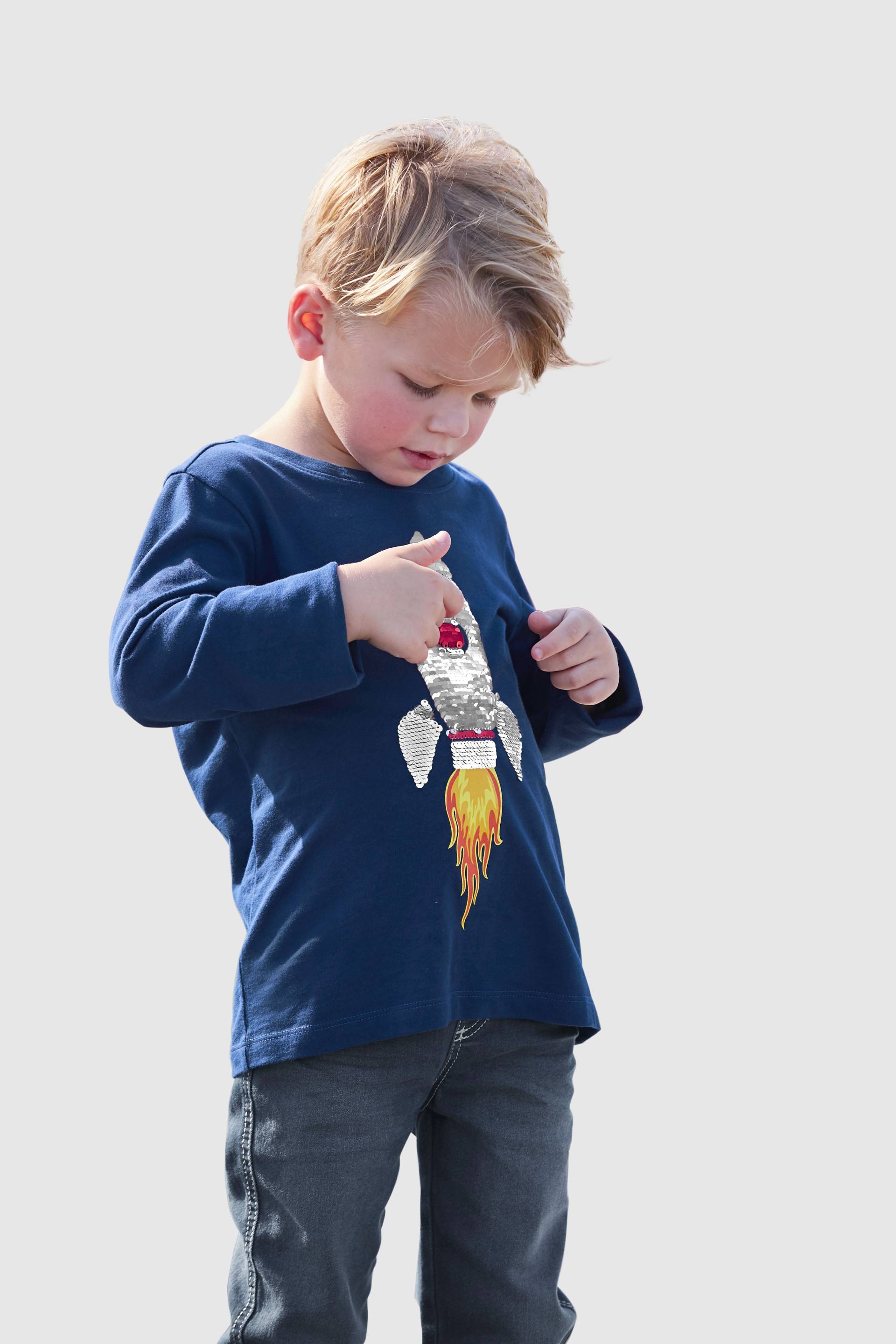 KIDSWORLD Langarmshirt »Rakete aus Wendepailletten«, langärmelige, Basic-Passform, aus Jerseystoff, aus Baumwolle von KIDSWORLD