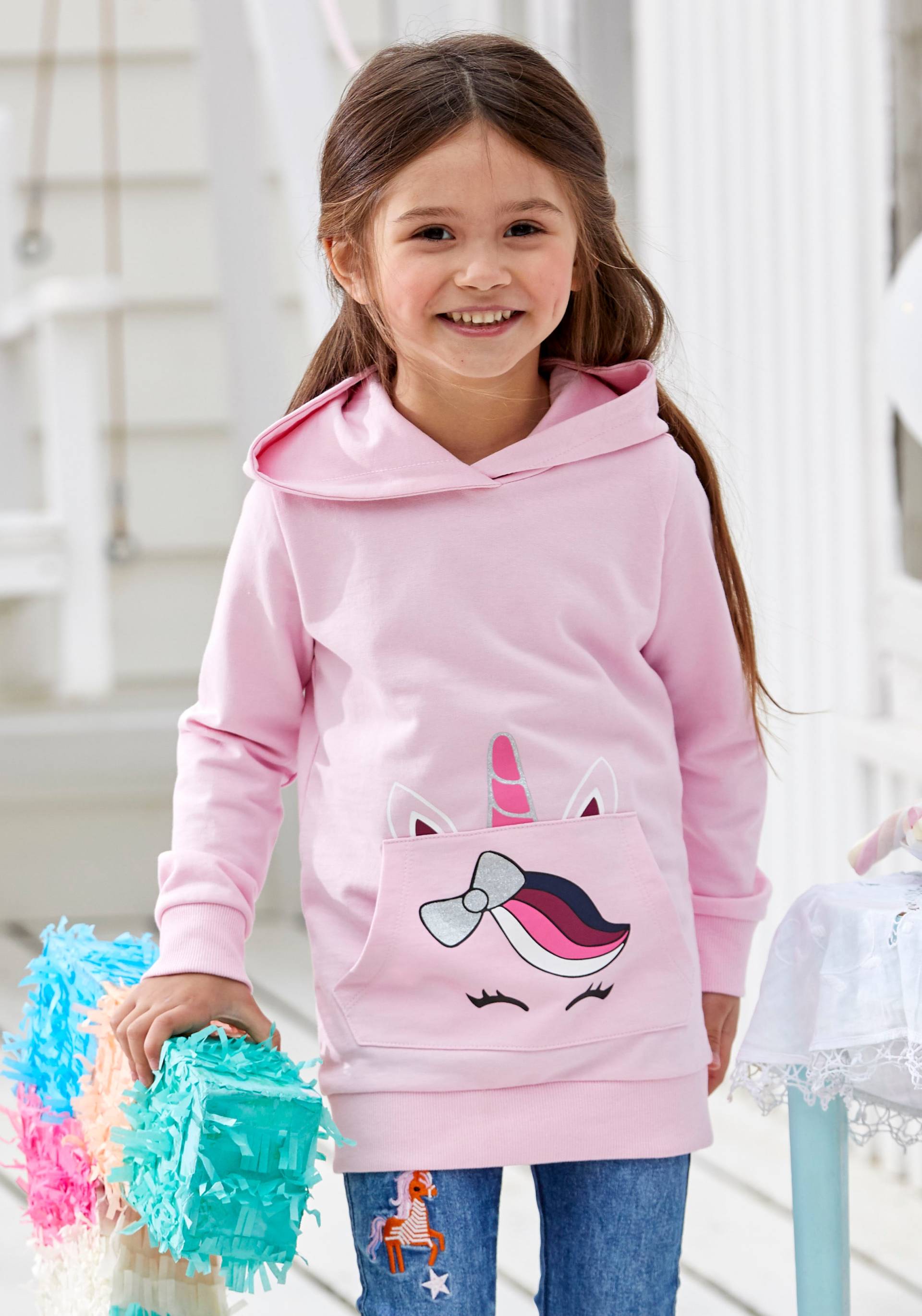 KIDSWORLD Kapuzensweatshirt », Longsweatshirt mit niedlichem Einhorn«, Langarm, Basic-Passform, bedruckt, mit Kapuze, aus Baumwolle KIDSWORLD Kapuzensweatshirt », Longsweatshirt mit niedlichem Einhorn«, Langarm, Basic-Passform, bedruckt, mit Kapuze, aus Baumwolle von KIDSWORLD