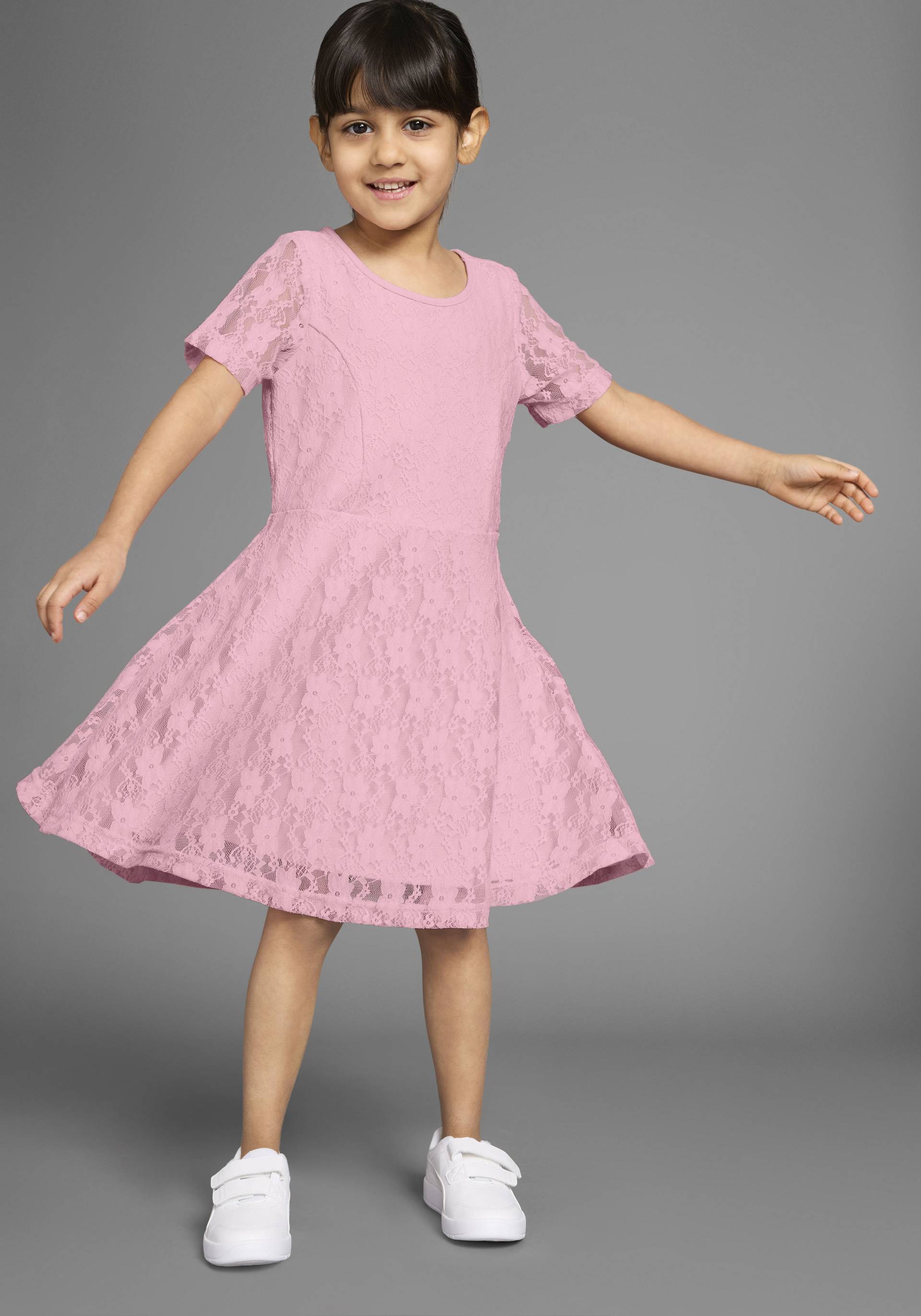 KIDSWORLD Spitzenkleid »Jerseykleid mit aufwendiger Spitze«, Festliches Kleid mit Spitze von KIDSWORLD