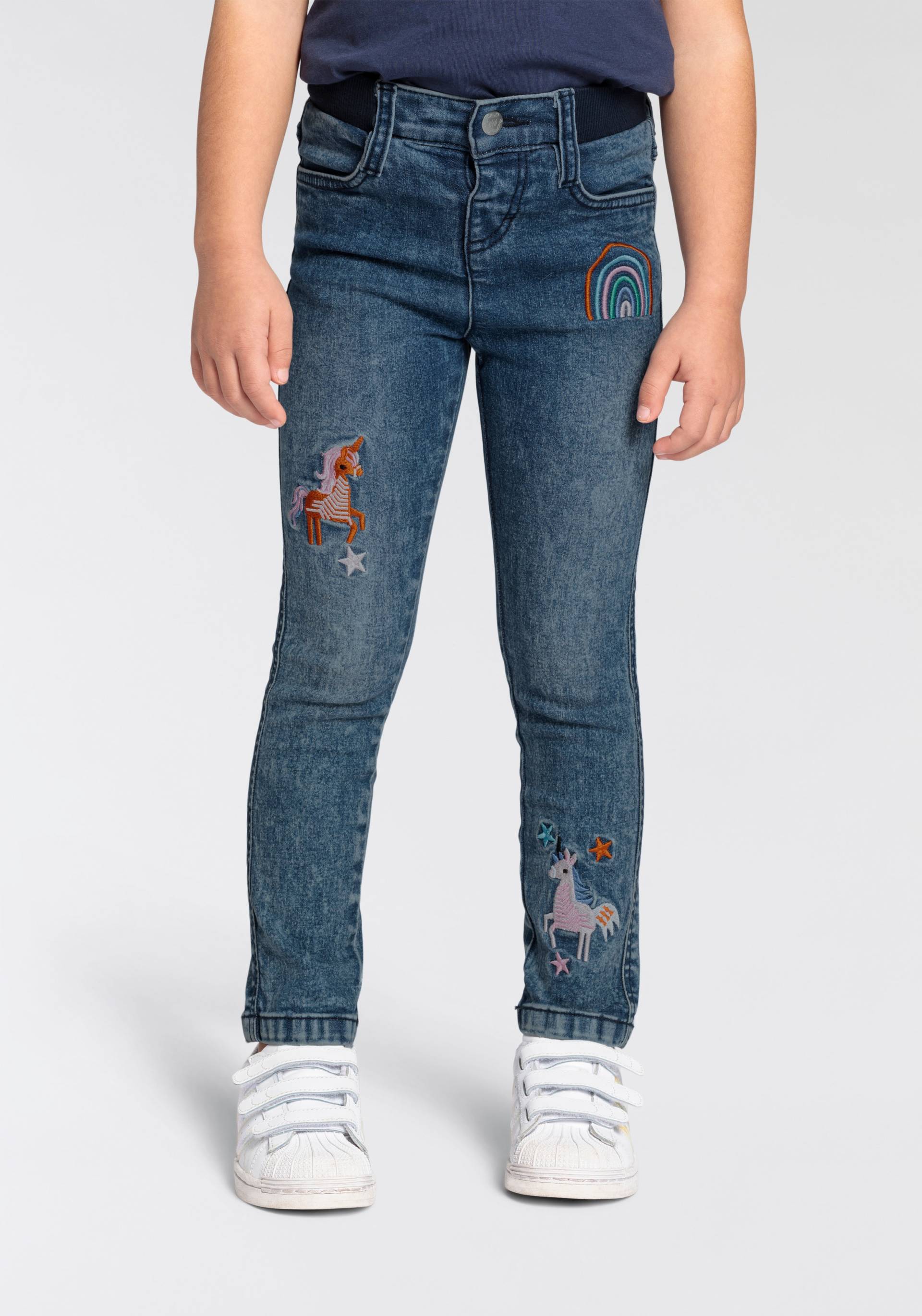 KIDSWORLD Stretch-Jeans », Basic Jeans mit toller Stickerei«, schmale Beinform, mit verstellbarem Gummizug am Bund, lang KIDSWORLD Stretch-Jeans », Basic Jeans mit toller Stickerei«, schmale Beinform, mit verstellbarem Gummizug am Bund, lang von KIDSWORLD