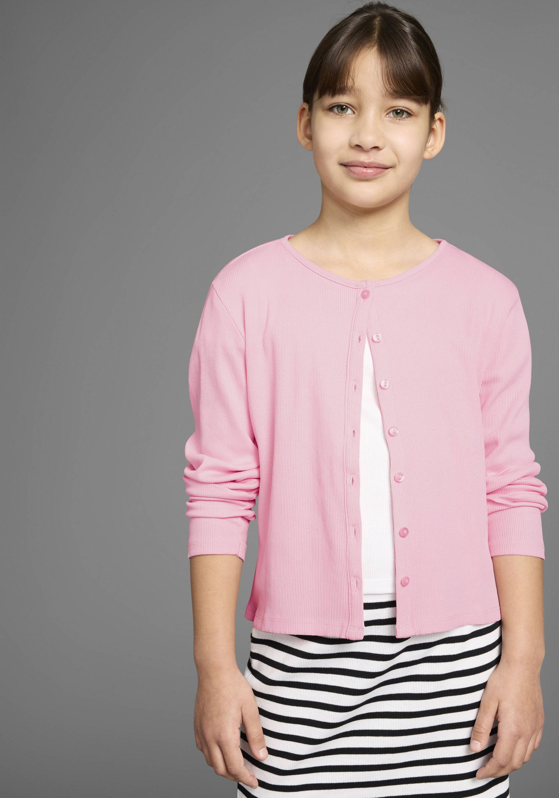 KIDSWORLD Sweatjacke »Shirtjacke aus weichem Rippmaterial«, Feine Shirtjacke für jeden Anlass KIDSWORLD Sweatjacke »Shirtjacke aus weichem Rippmaterial«, Feine Shirtjacke für jeden Anlass von KIDSWORLD