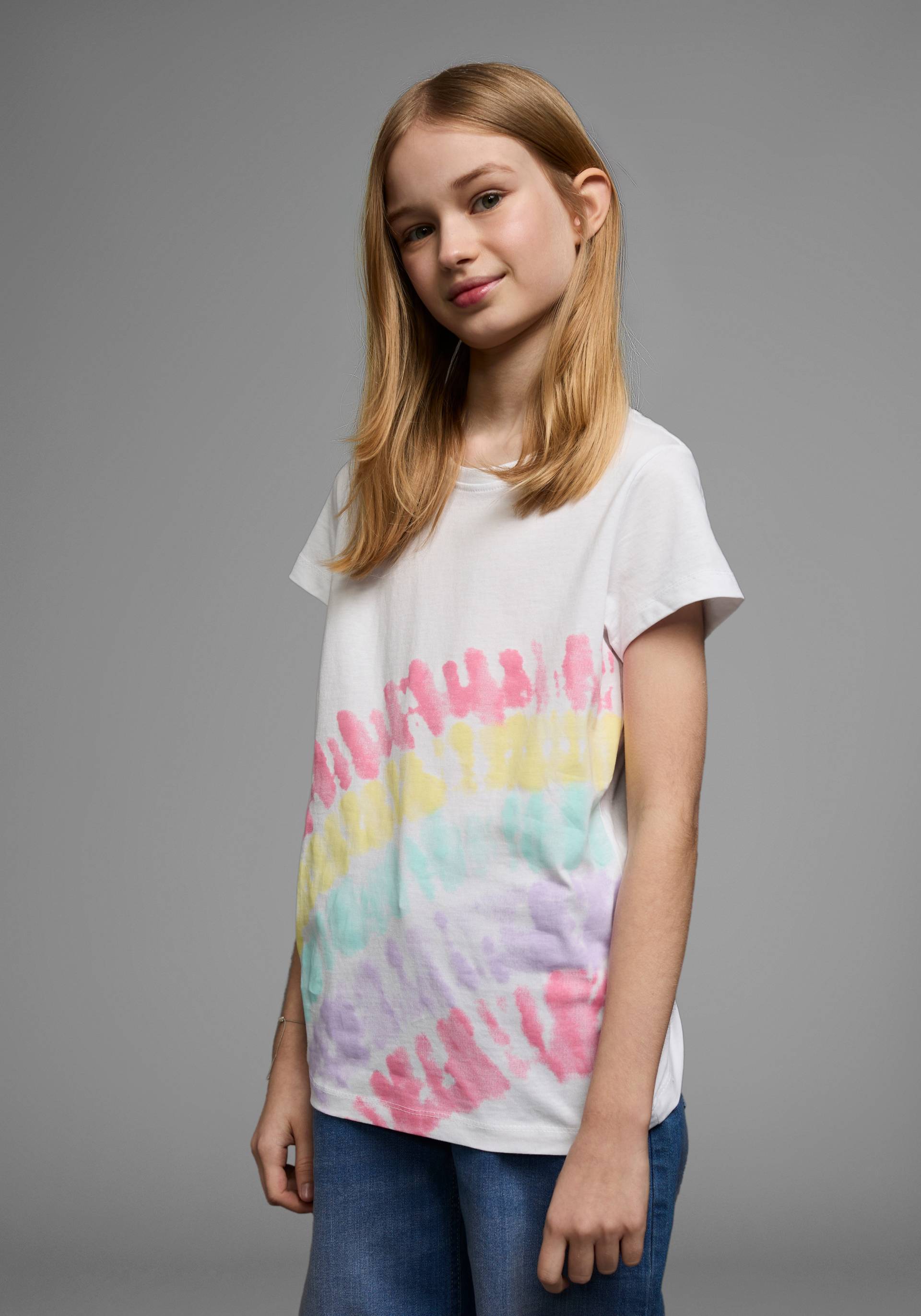 KIDSWORLD T-Shirt »Mit Regenbogen-Print«, Kurzarm, hüftlang geschnitten, bedruckt, Rundhals-Ausschnitt KIDSWORLD T-Shirt »Mit Regenbogen-Print«, Kurzarm, hüftlang geschnitten, bedruckt, Rundhals-Ausschnitt von KIDSWORLD