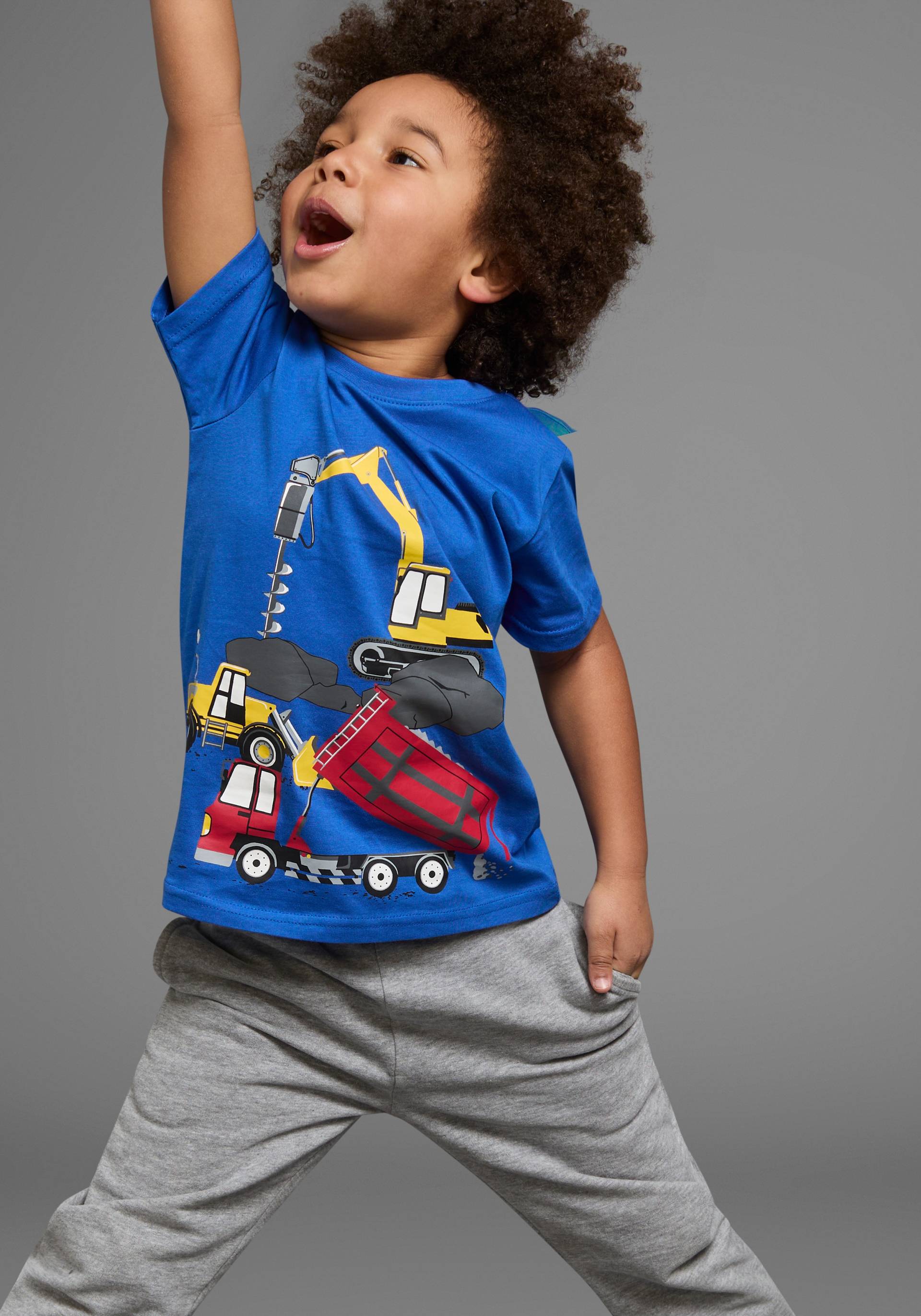 KIDSWORLD T-Shirt »mit coolen BAUMASCHINEN Print«, für kleine Jungen von KIDSWORLD