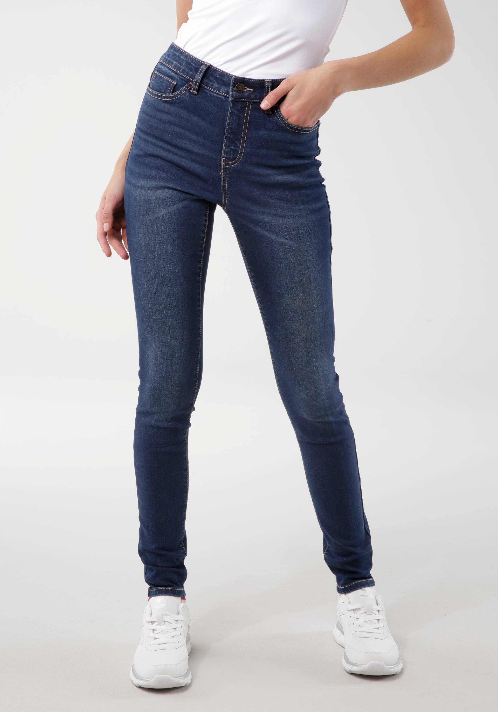 KangaROOS 5-Pocket-Jeans »SUPER SKINNY HIGH RISE«, knöchellang, mit Used-Optik, hohe Leibhöhe von KangaROOS