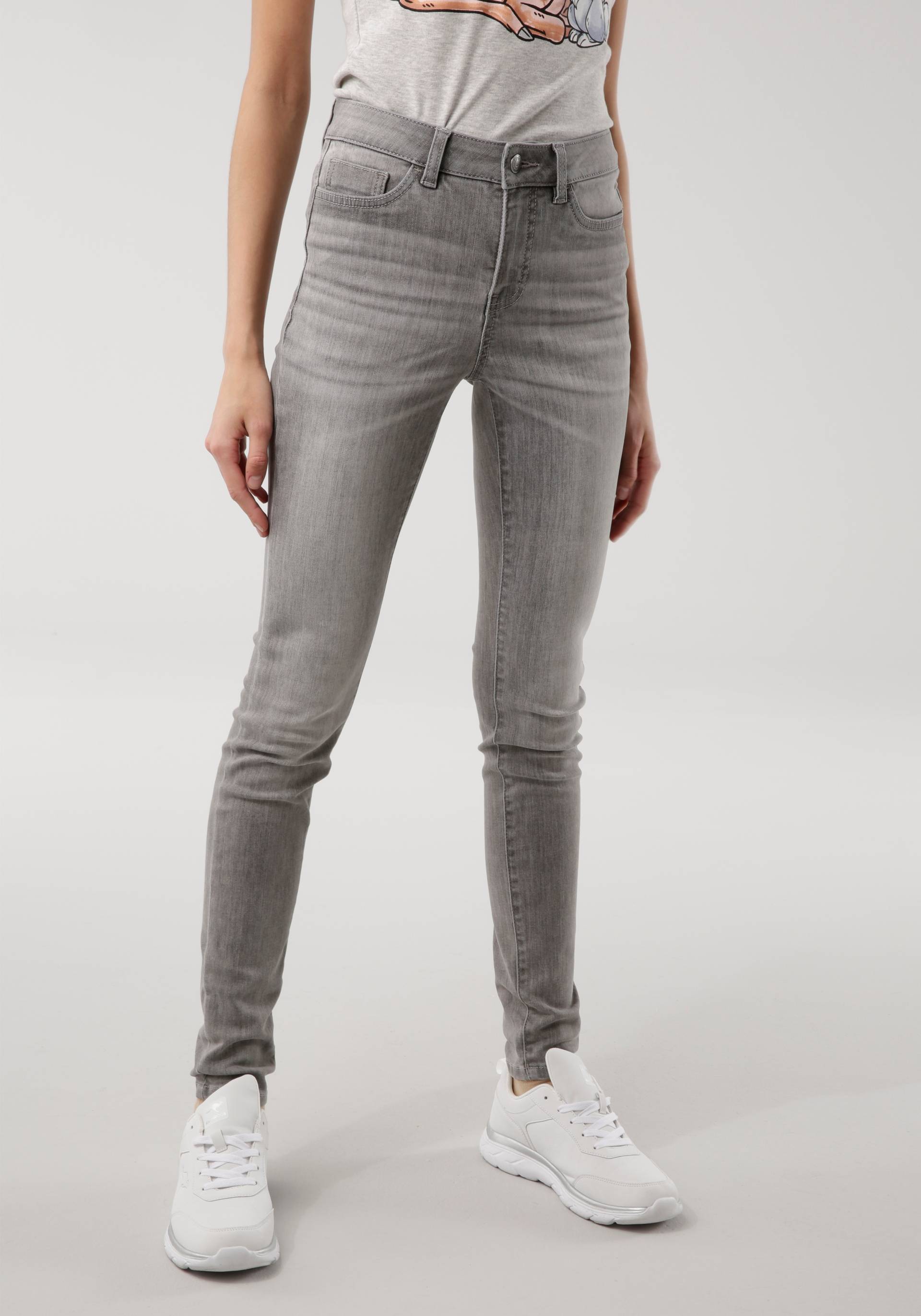 KangaROOS 5-Pocket-Jeans »SUPER SKINNY HIGH RISE«, knöchellang, mit Used-Optik, hohe Leibhöhe KangaROOS 5-Pocket-Jeans »SUPER SKINNY HIGH RISE«, knöchellang, mit Used-Optik, hohe Leibhöhe von KangaROOS