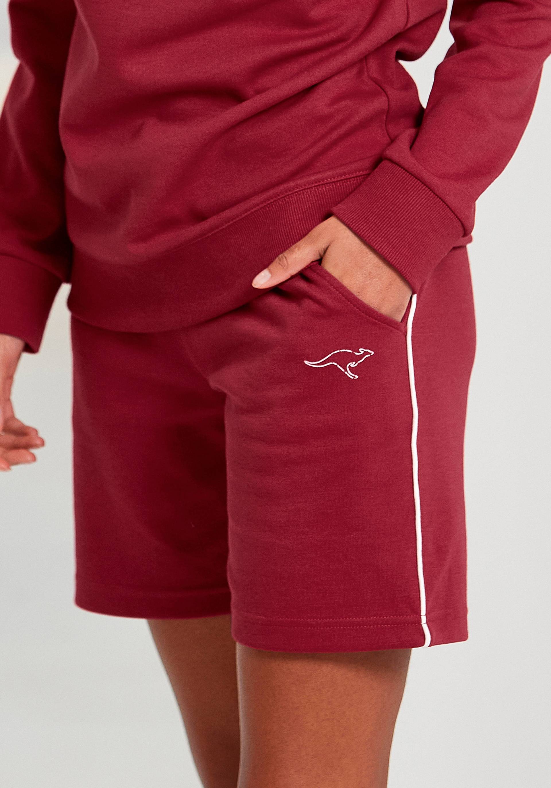 KangaROOS Bermudas, mit schmalem Piping an der Seite KangaROOS Bermudas, mit schmalem Piping an der Seite von KangaROOS